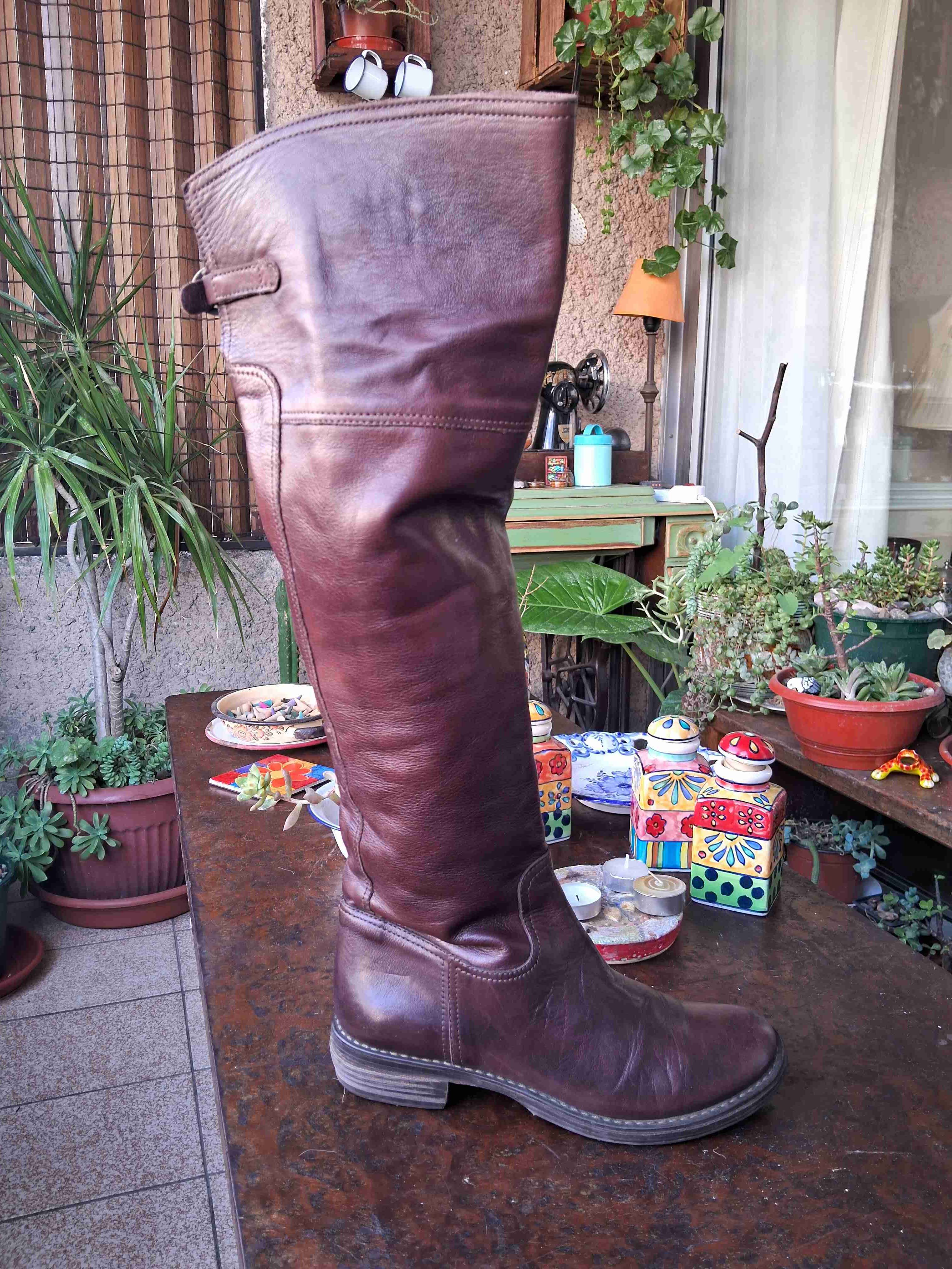 Botas altas de cuero marrón