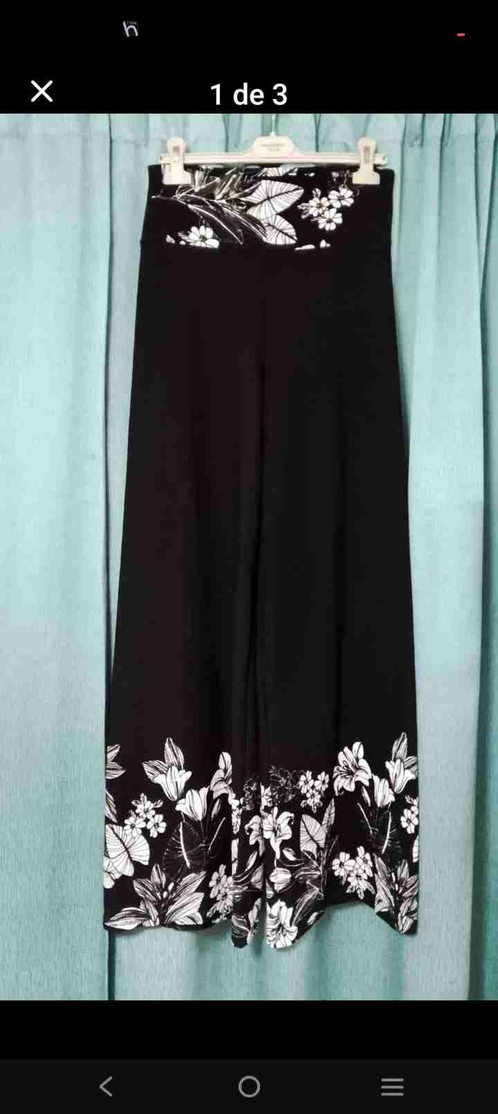 Palazo negro con estampado floral