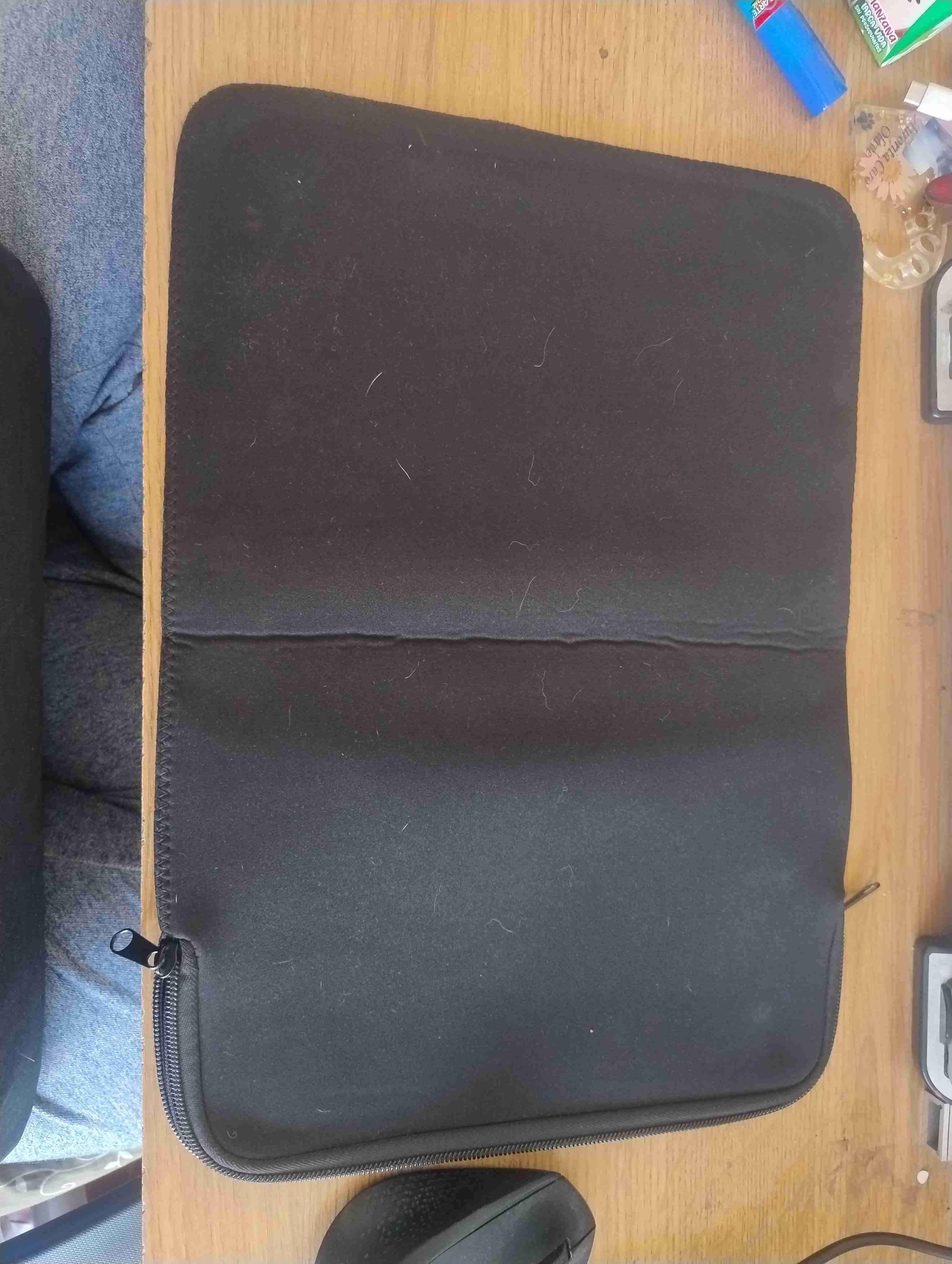 Estuche para almacenamiento negro y rojo - miniatura 2