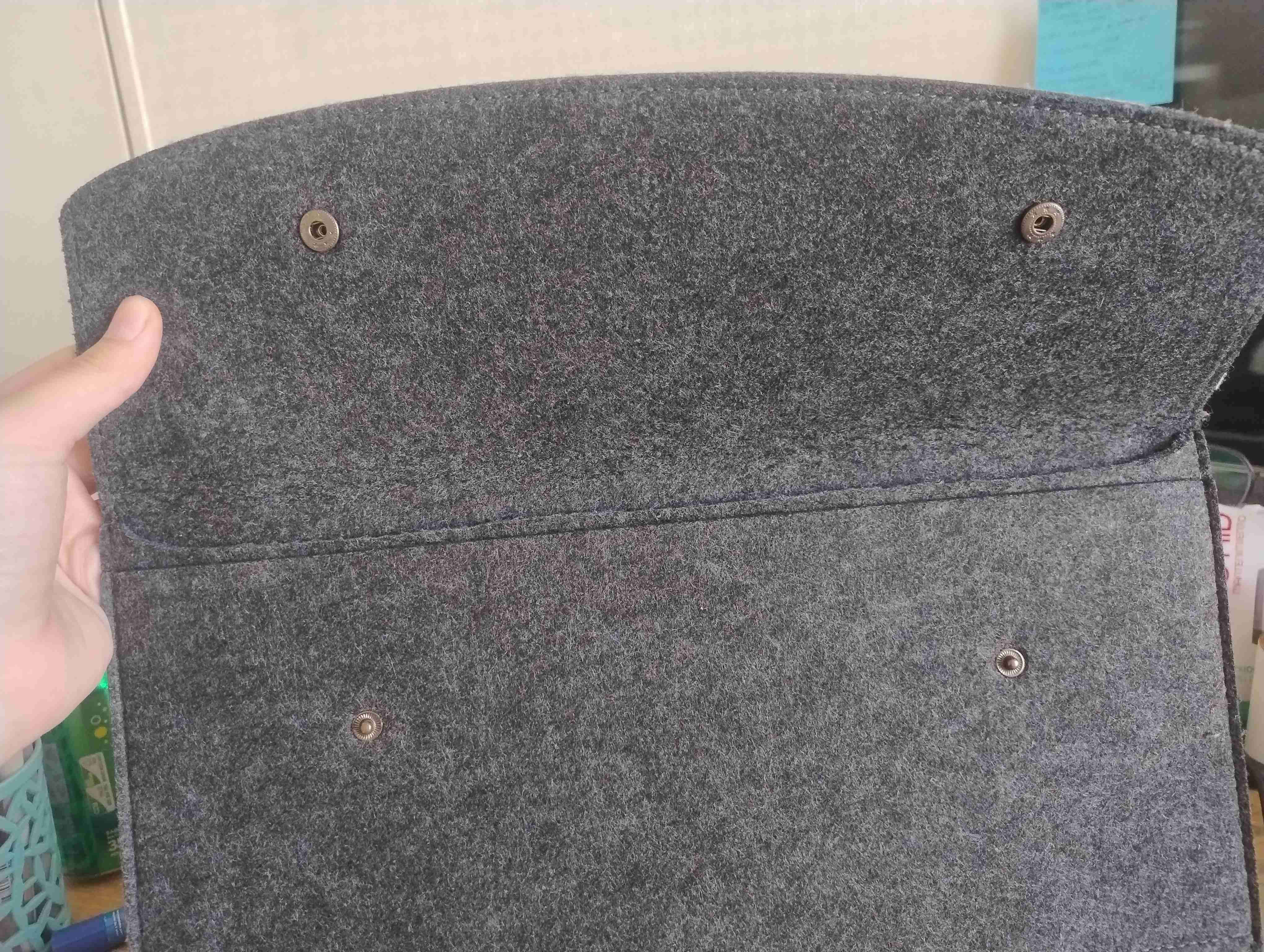 Estuche gris de fieltro - miniatura 2