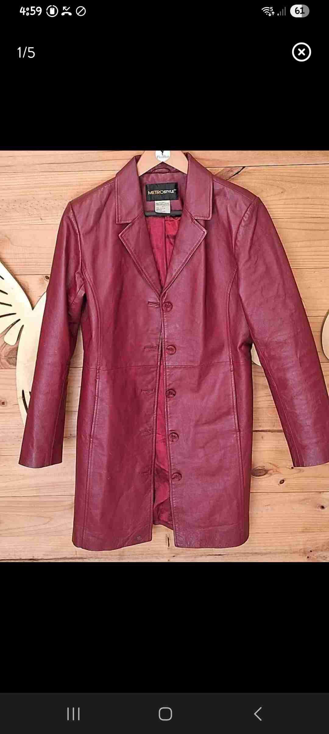 Abrigo rojo de cuero