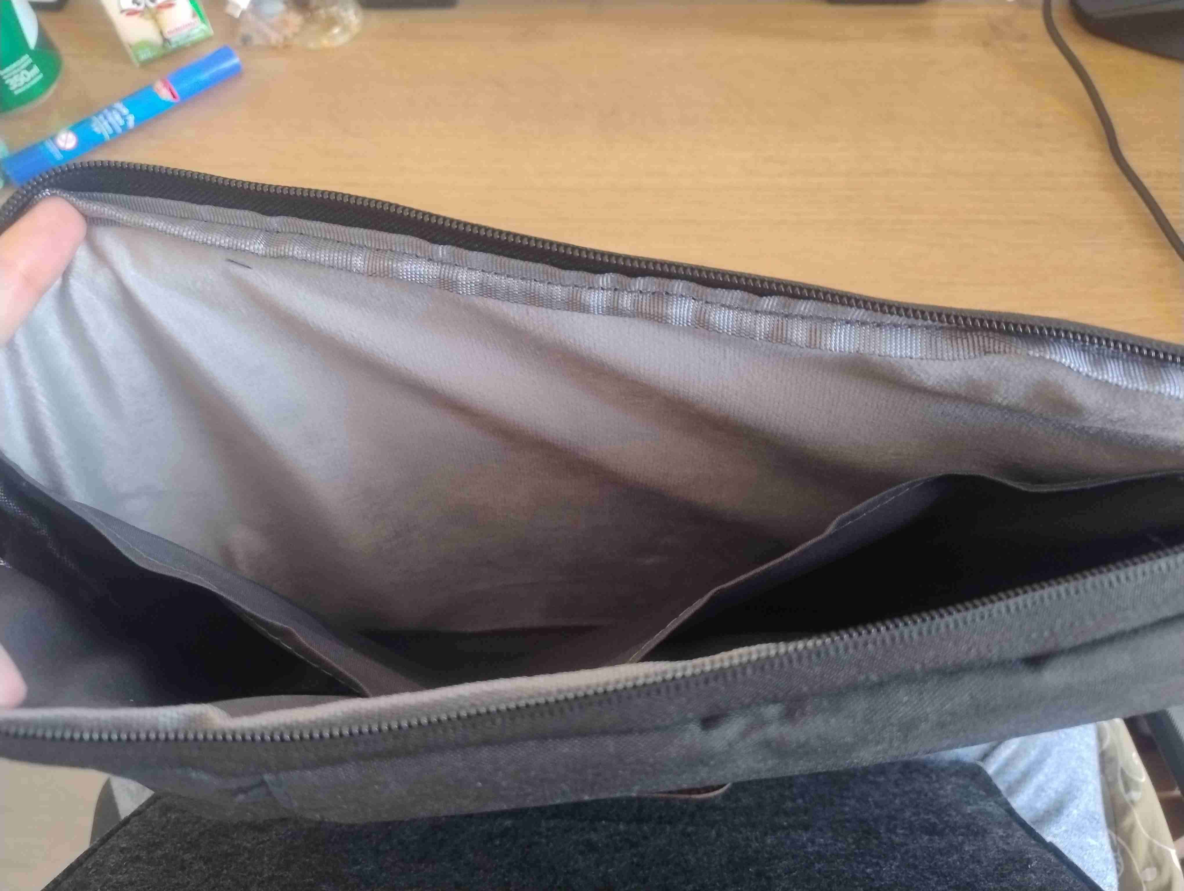 Funda para laptop negra - miniatura 2