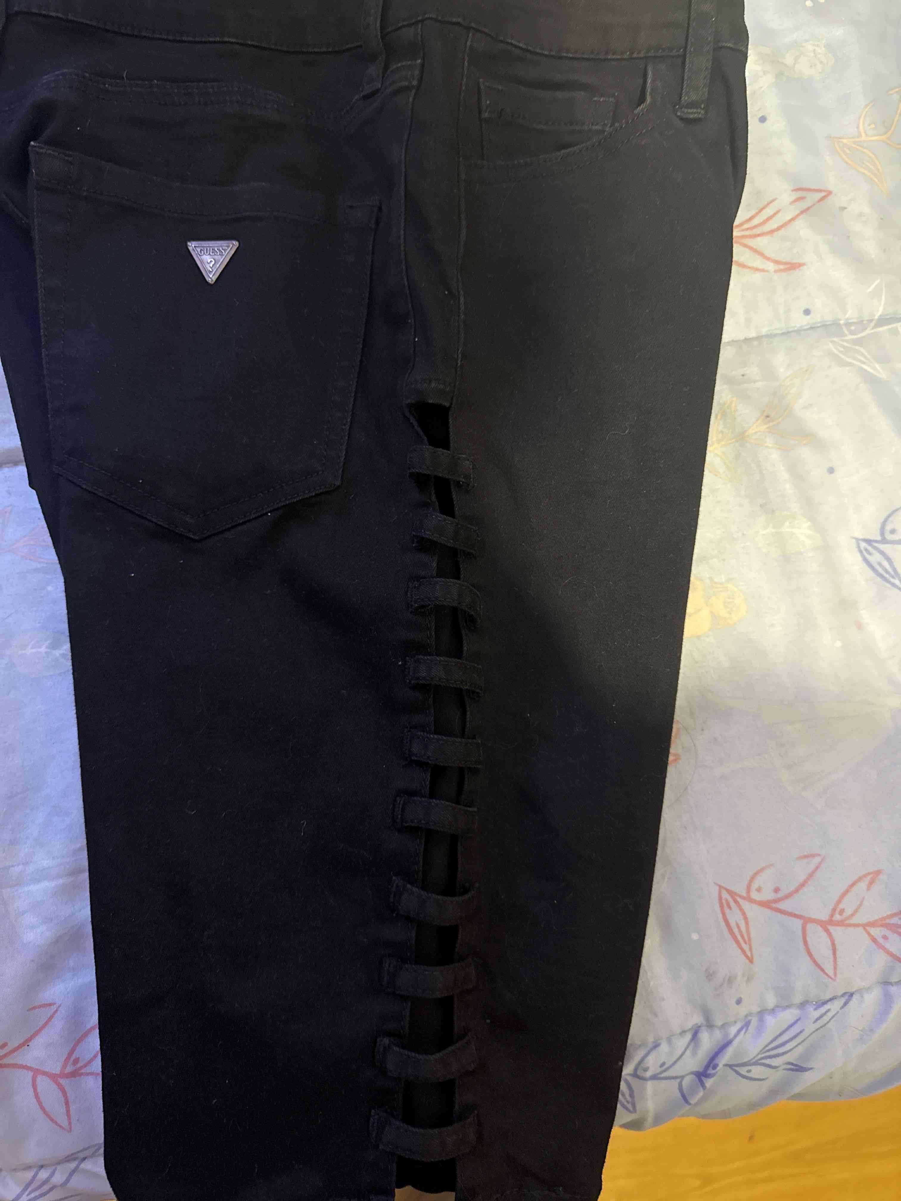 Shorts negros con diseño lateral - miniatura 3