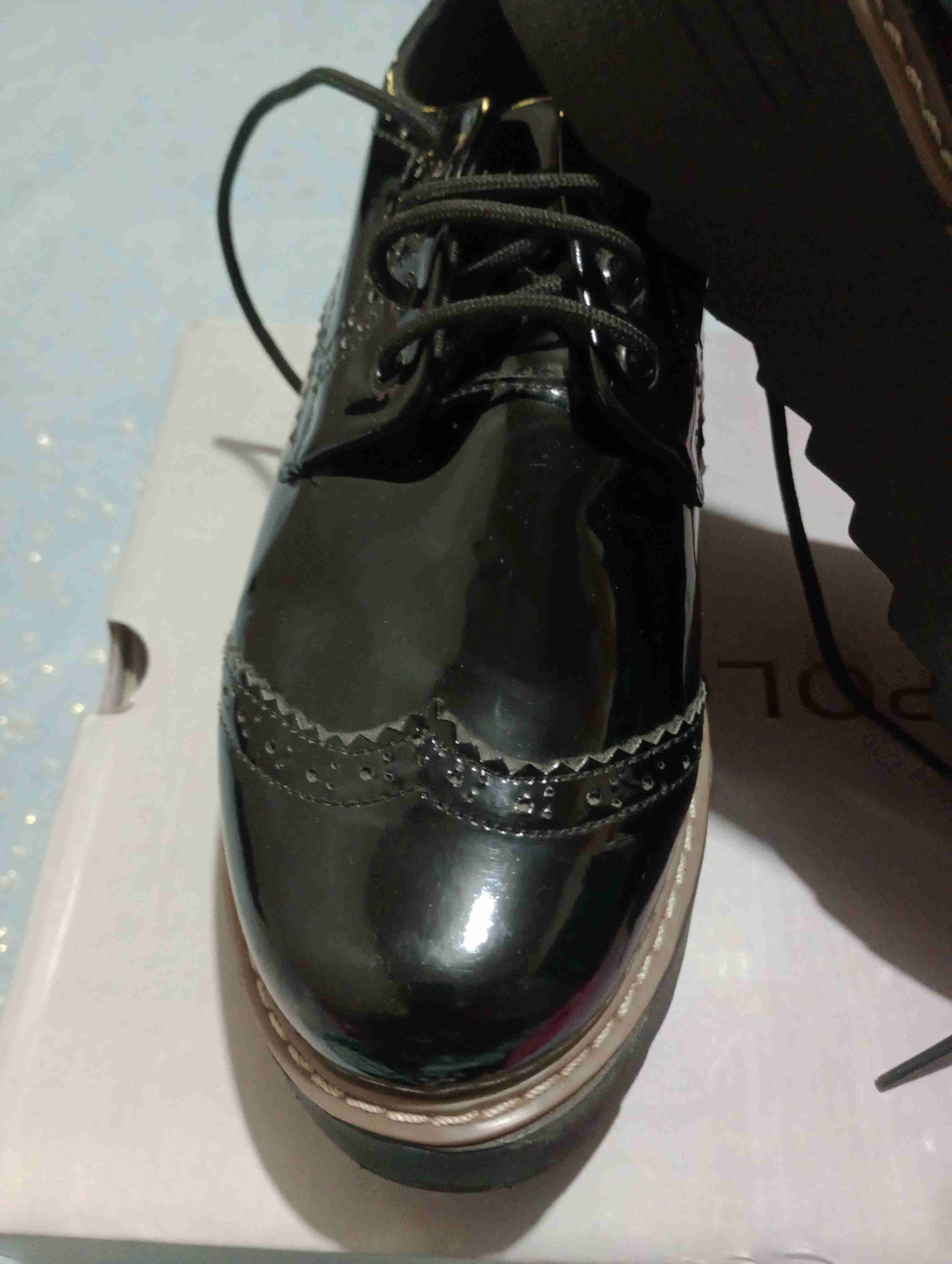 Zapatos de charol negro - miniatura 2