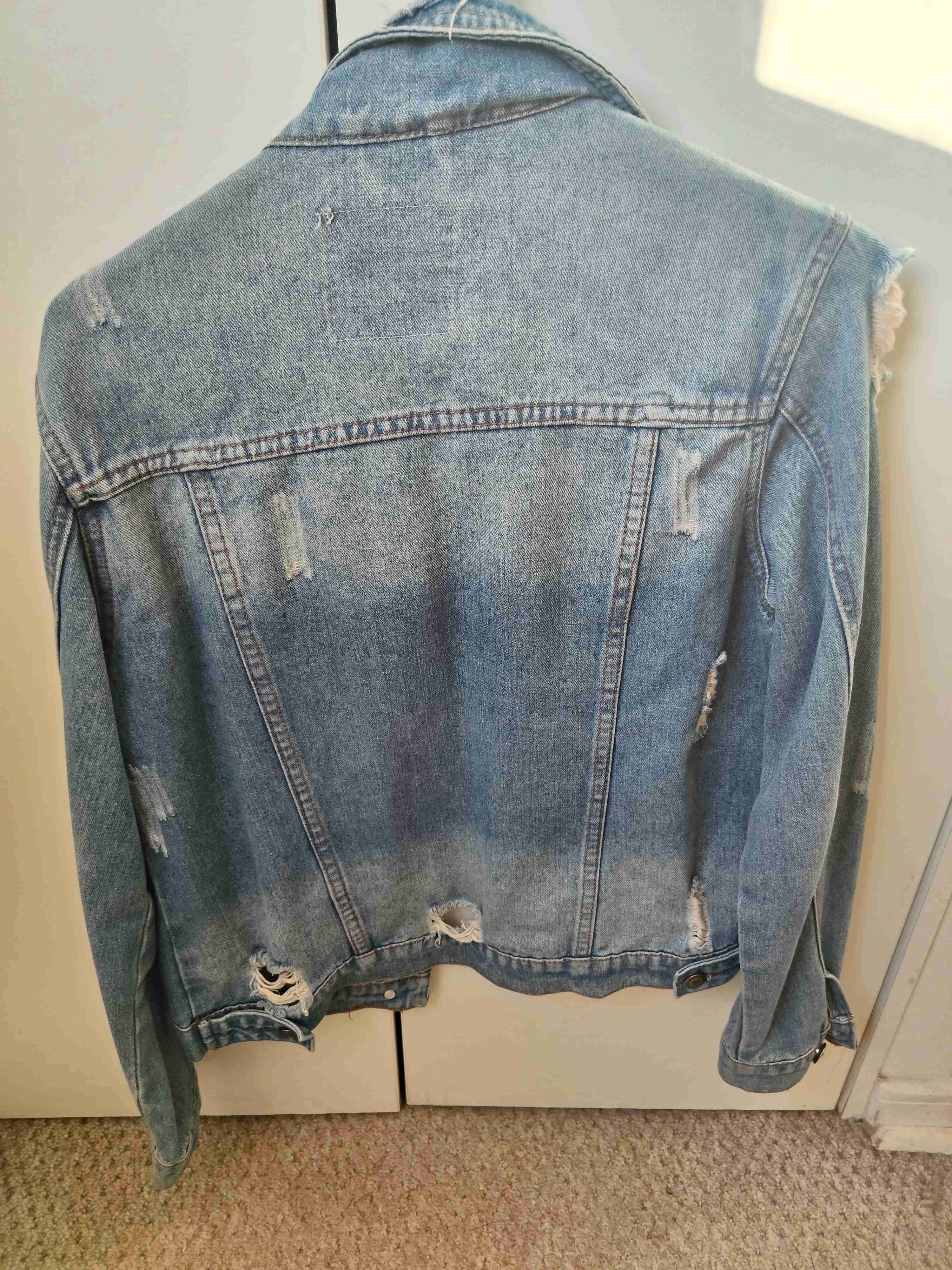 Chaqueta de mezclilla desgastada - miniatura 3