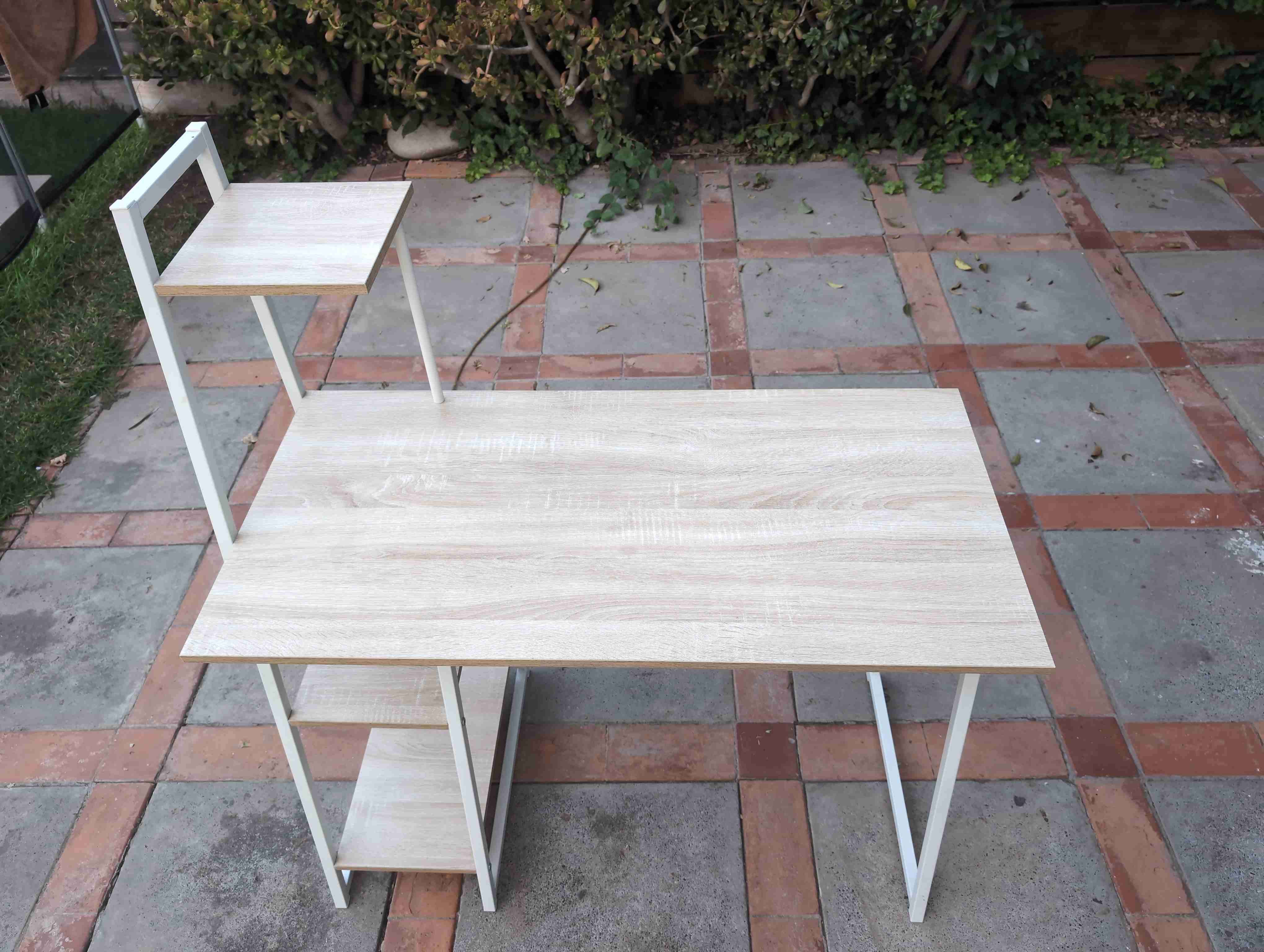 Escritorio con estantería integrada - 3