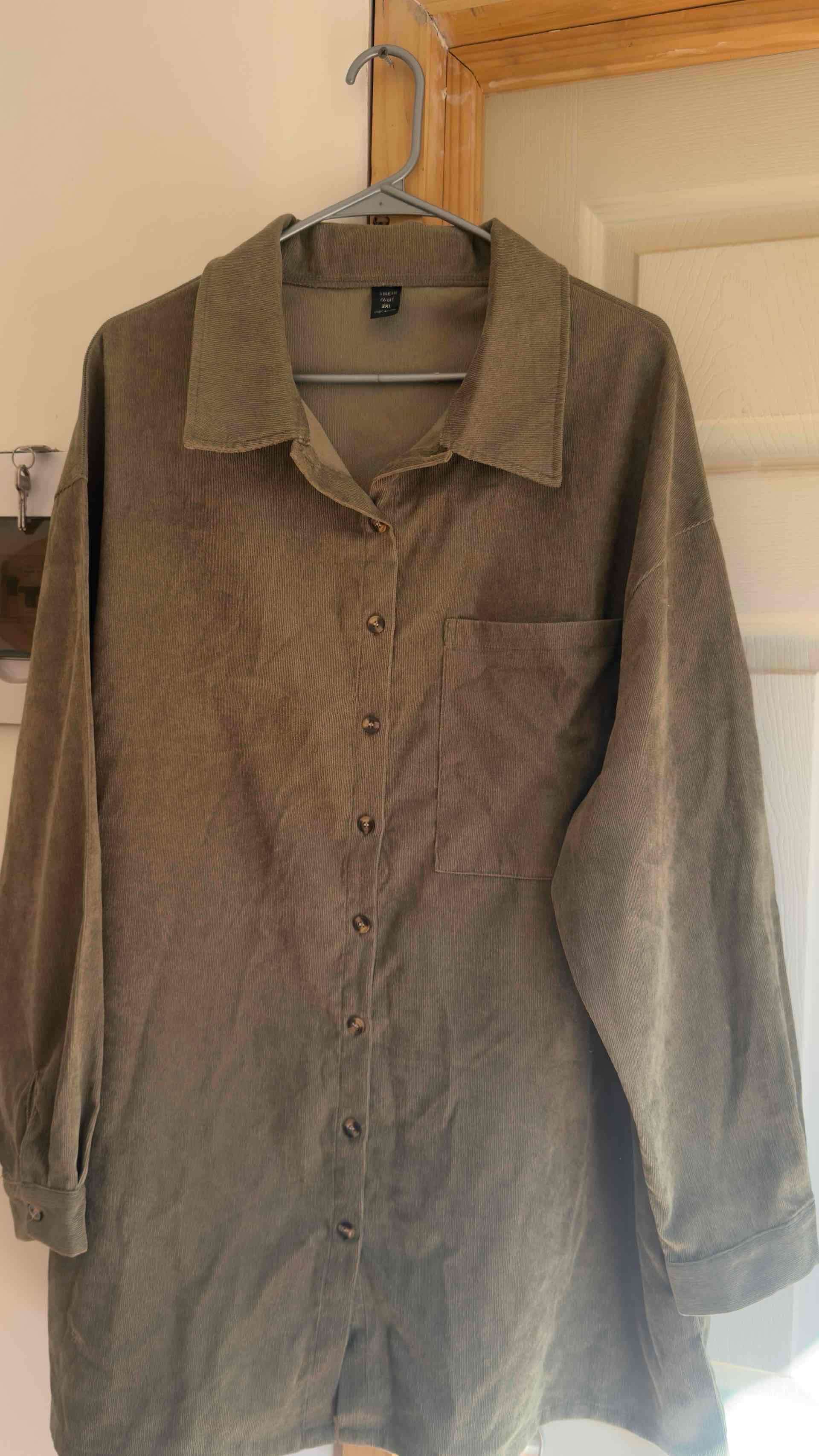 Camisa verde de pana - 1