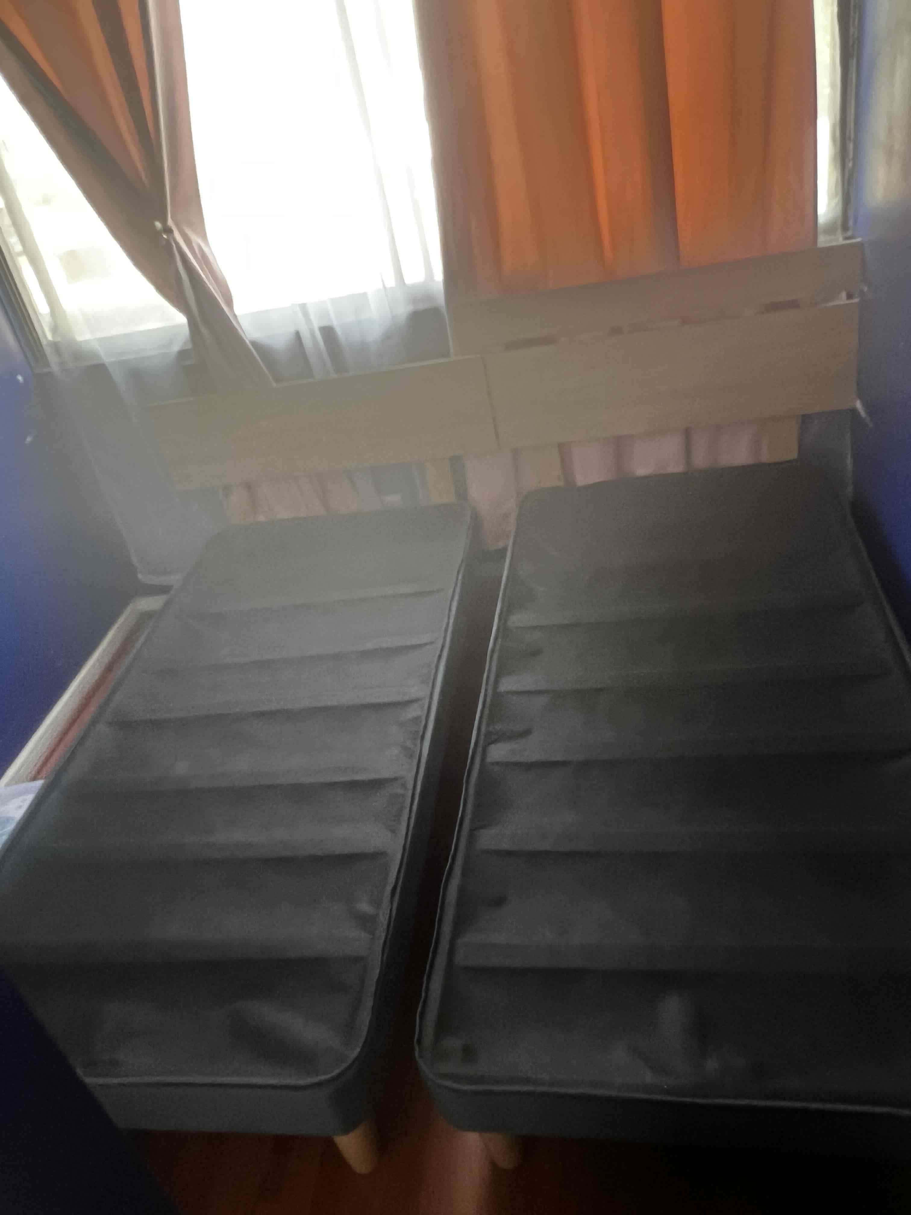 Camas individuales sin colchon - 1