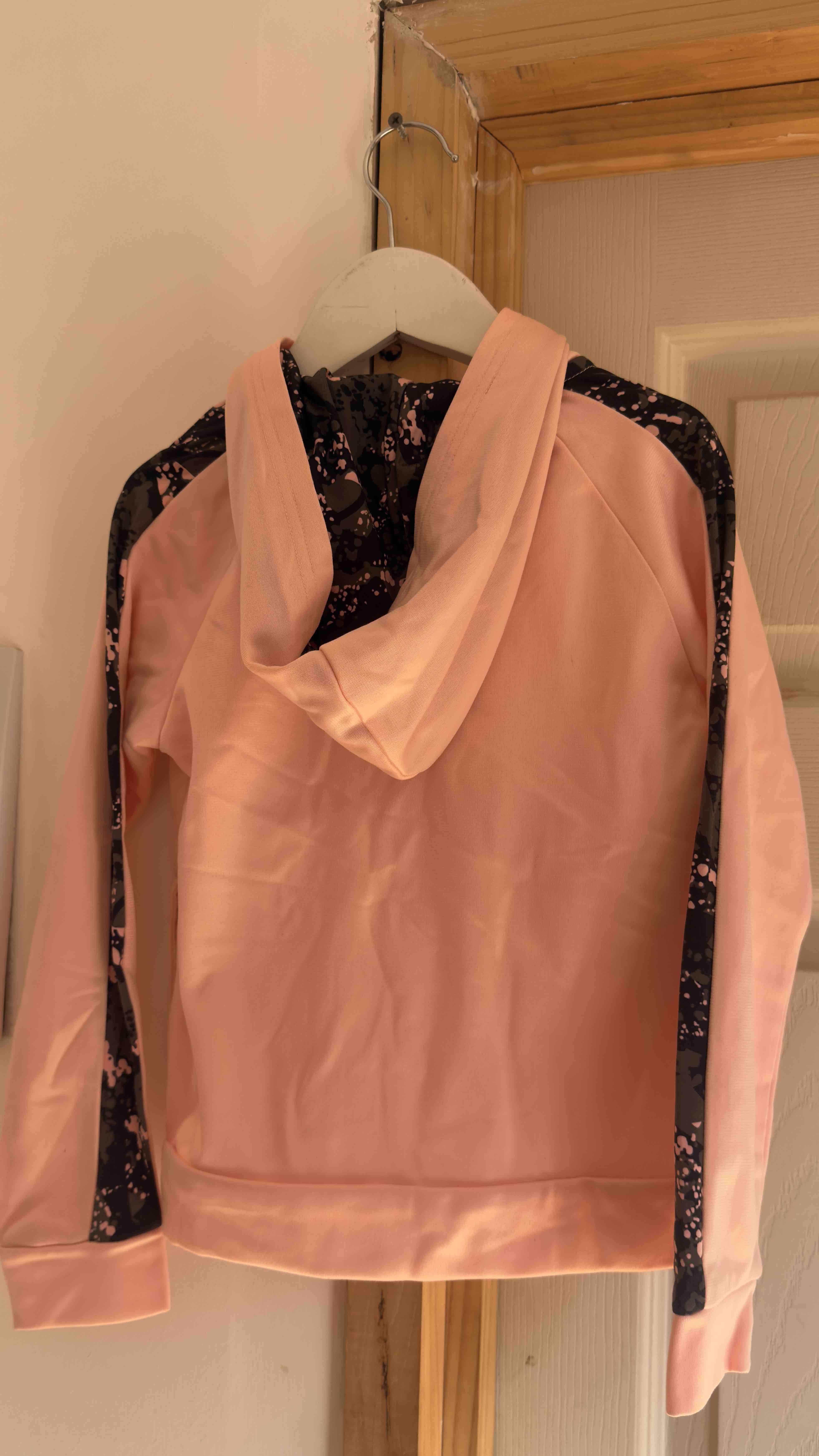 Polerón rosado con capucha - miniatura 2