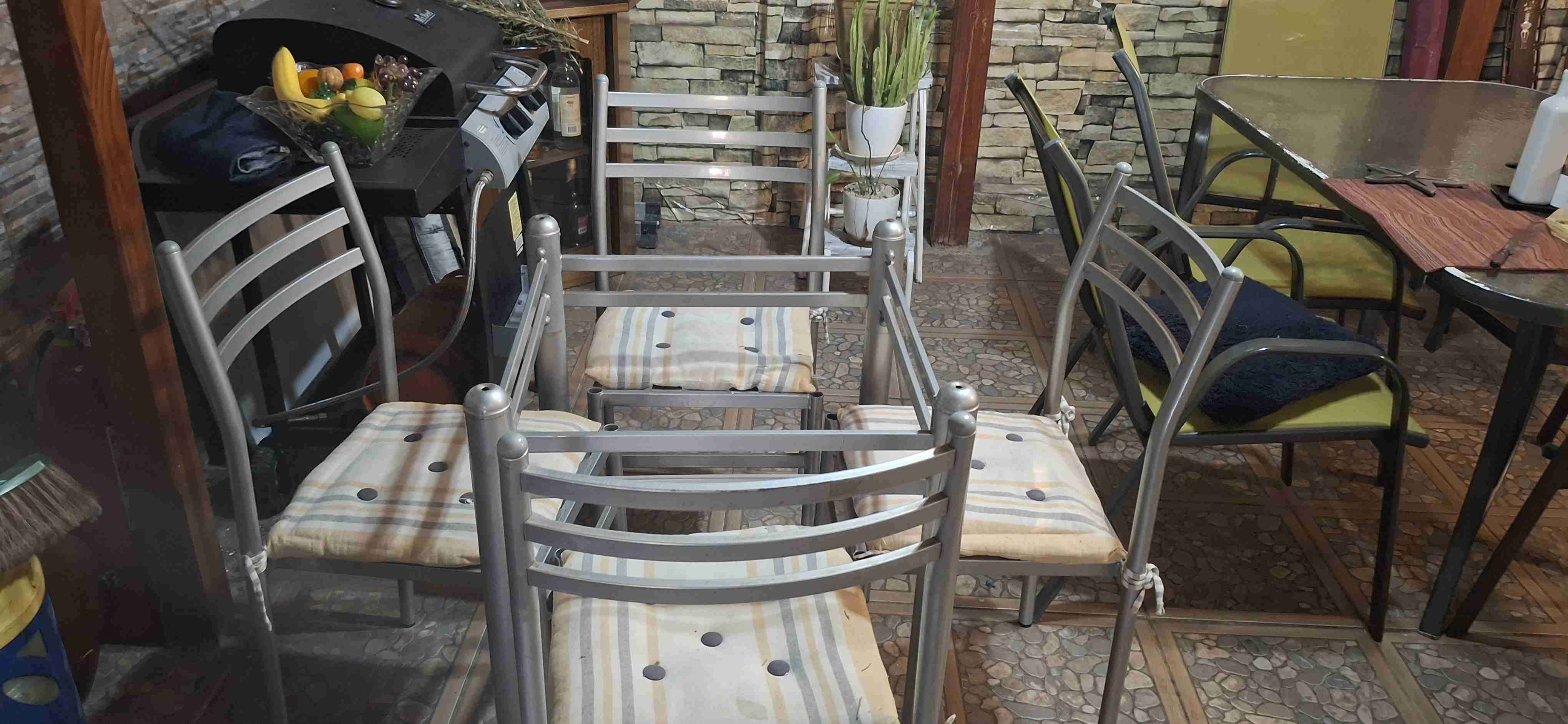 Set de 4 sillas metálicas - 1