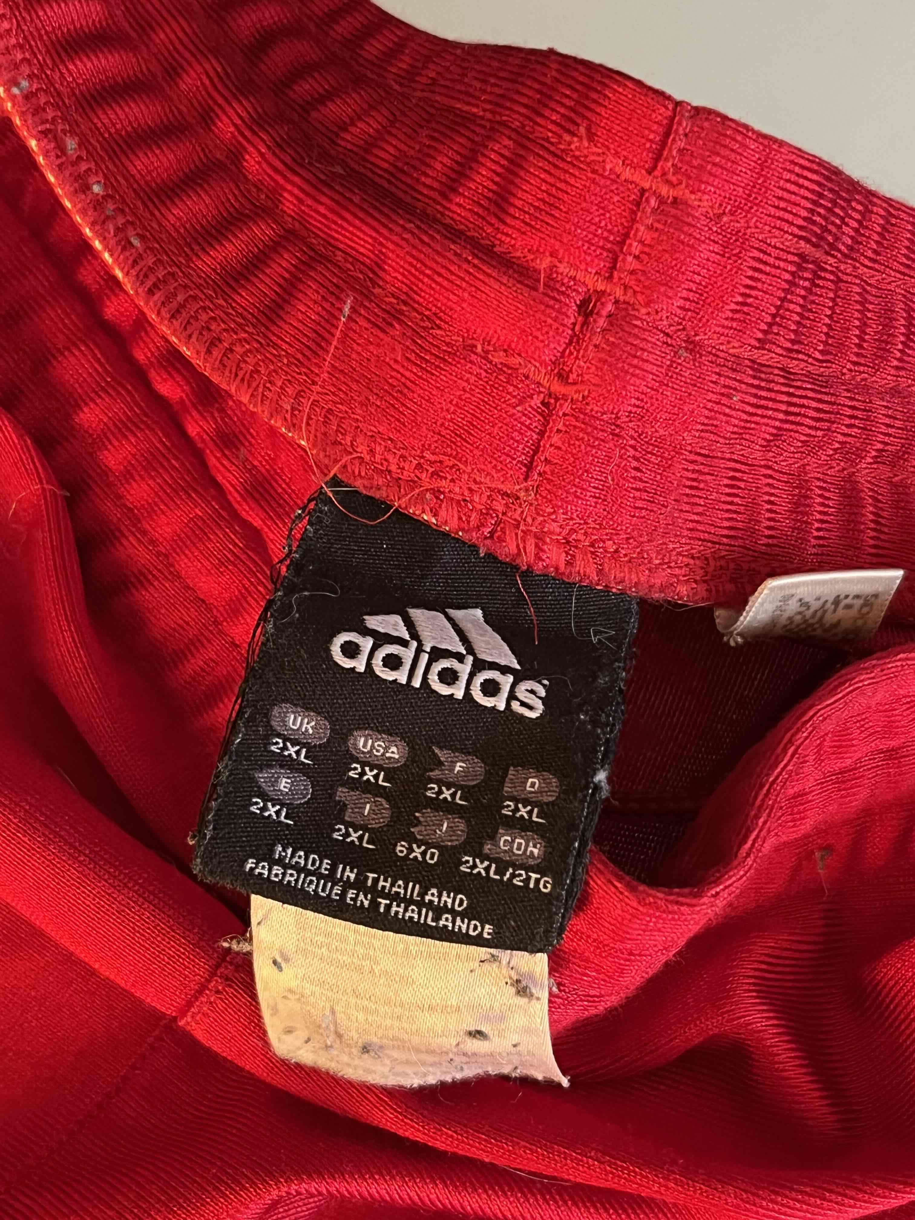 Short deportivo rojo Adidas - miniatura 2