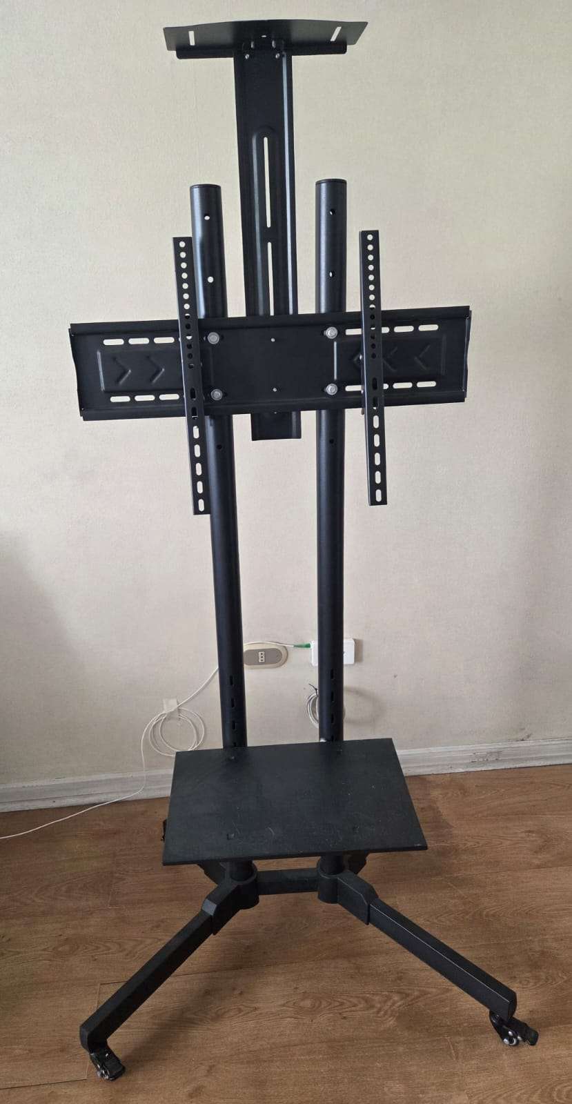 Soporte móvil para TV - miniatura 1