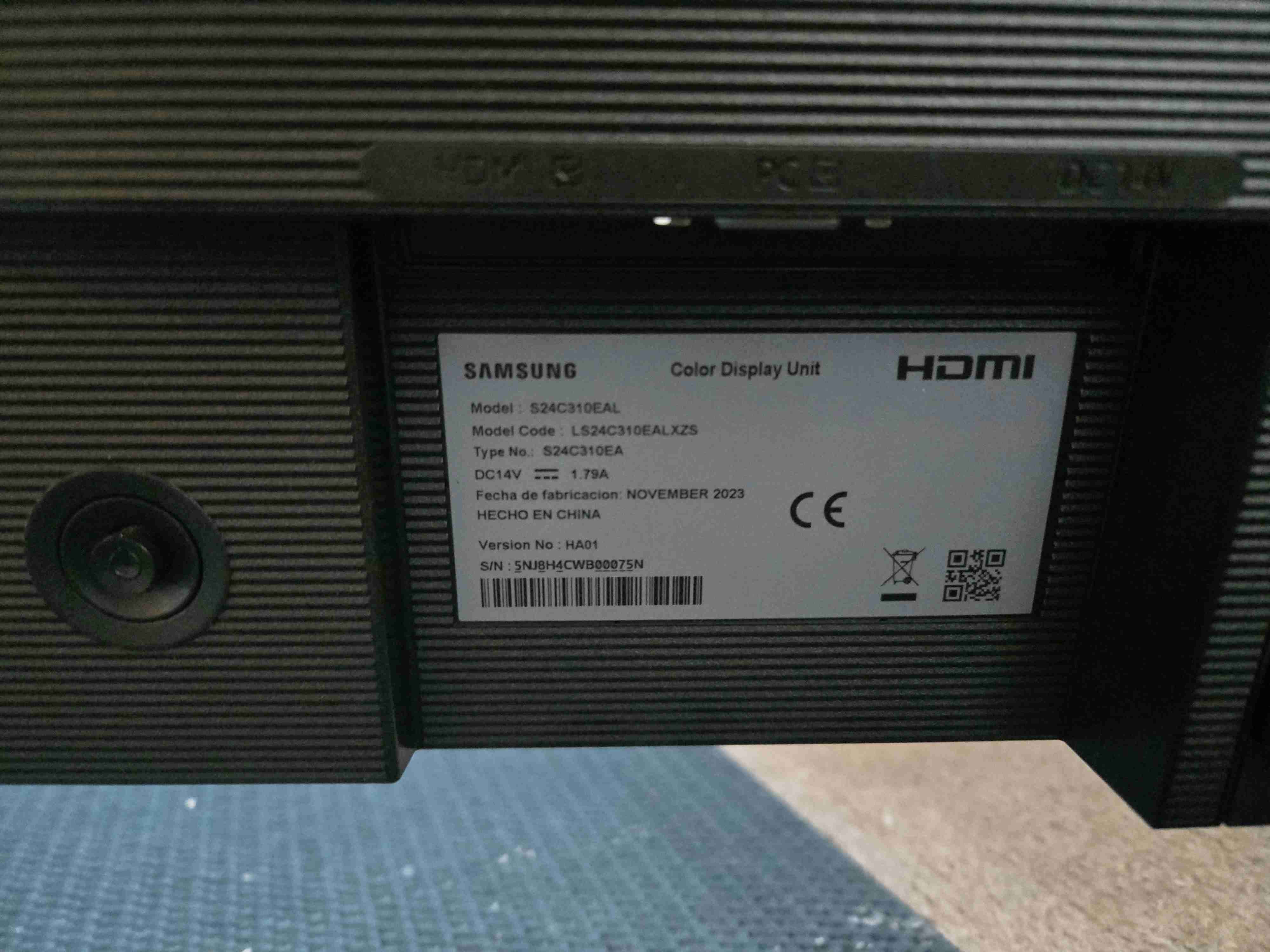 Monitor Samsung de 24 pulgadas - 2