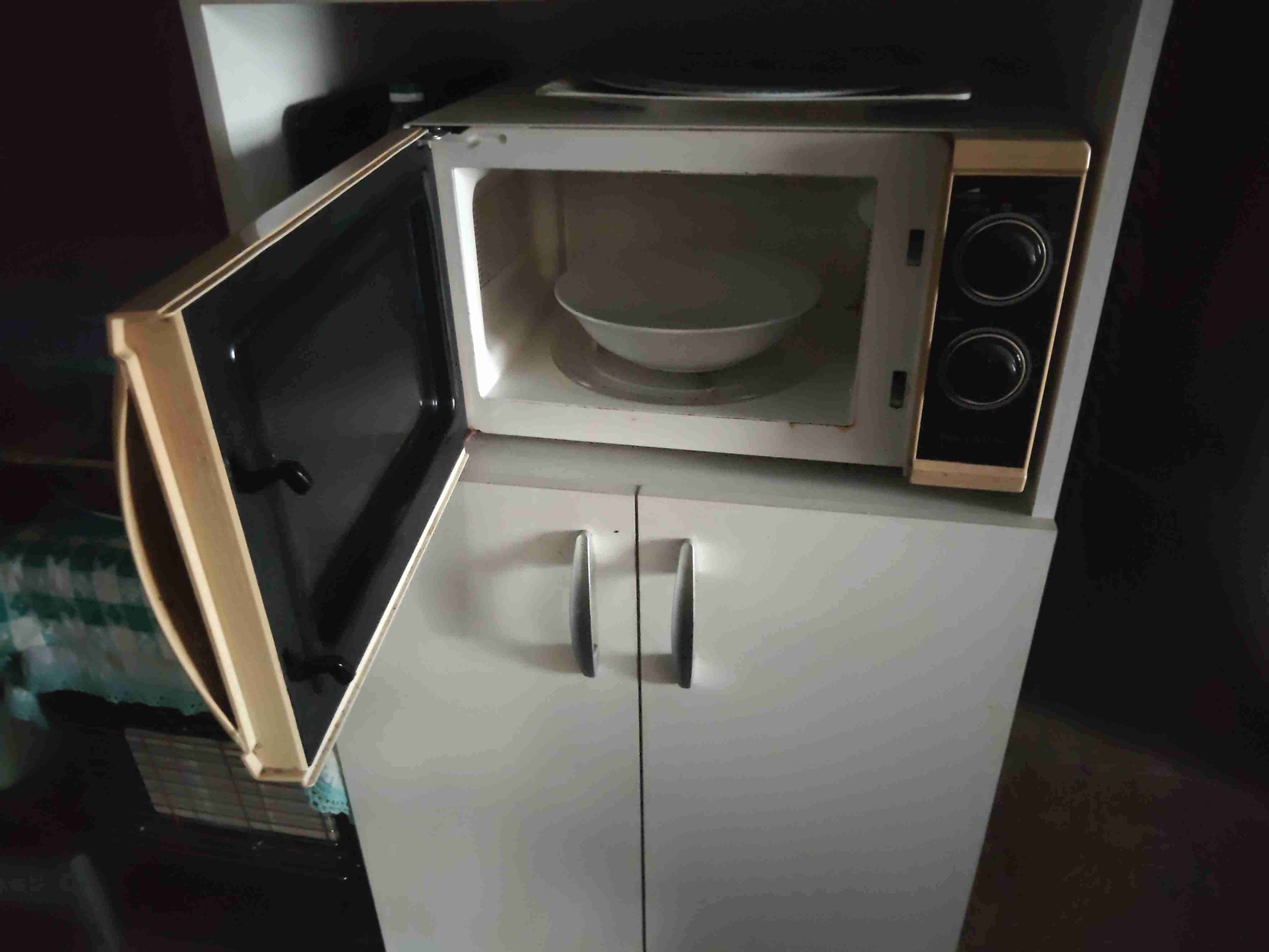 Aspiradora Electrolux roja - 2