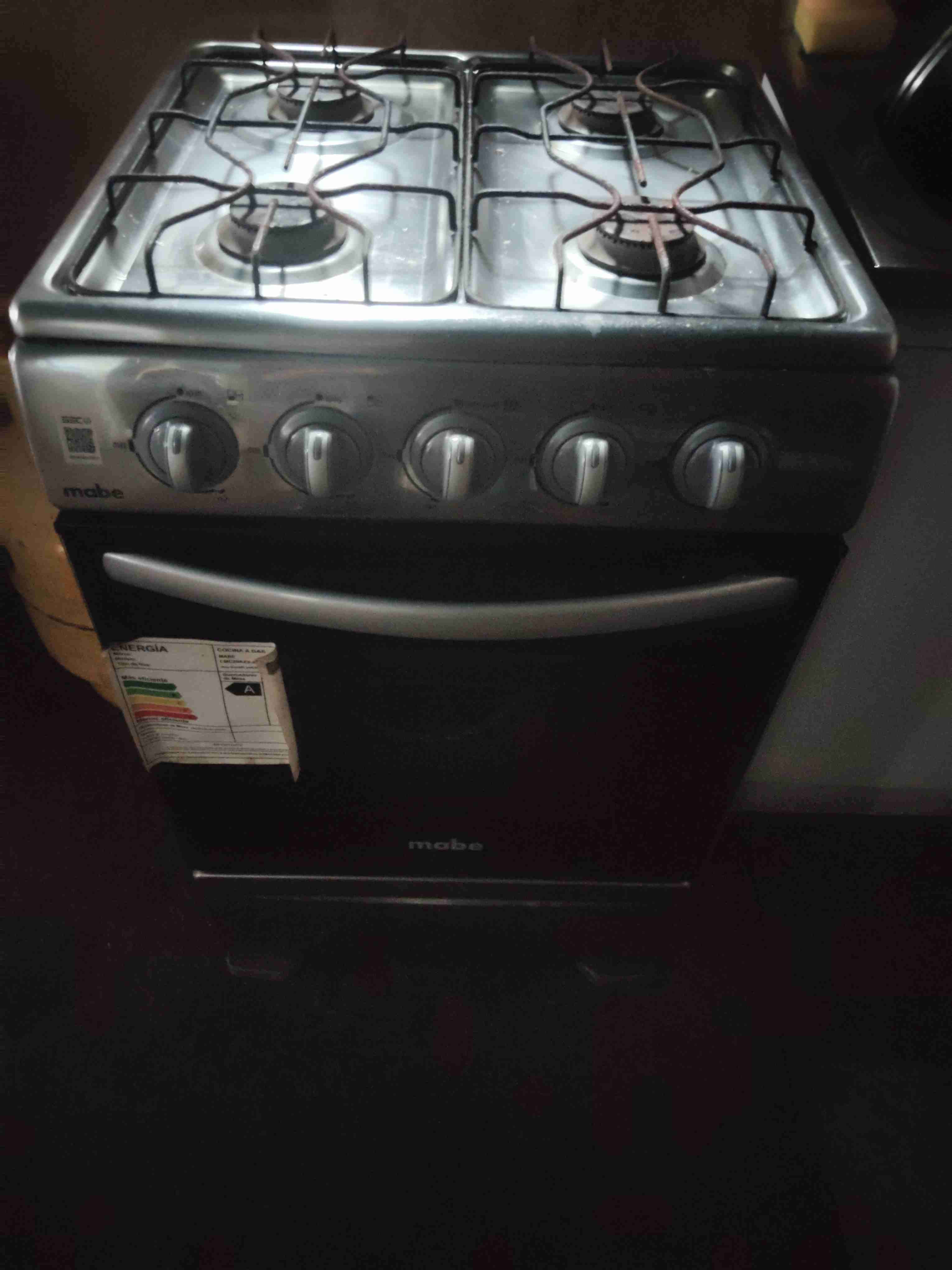 Aspiradora Electrolux roja - 4