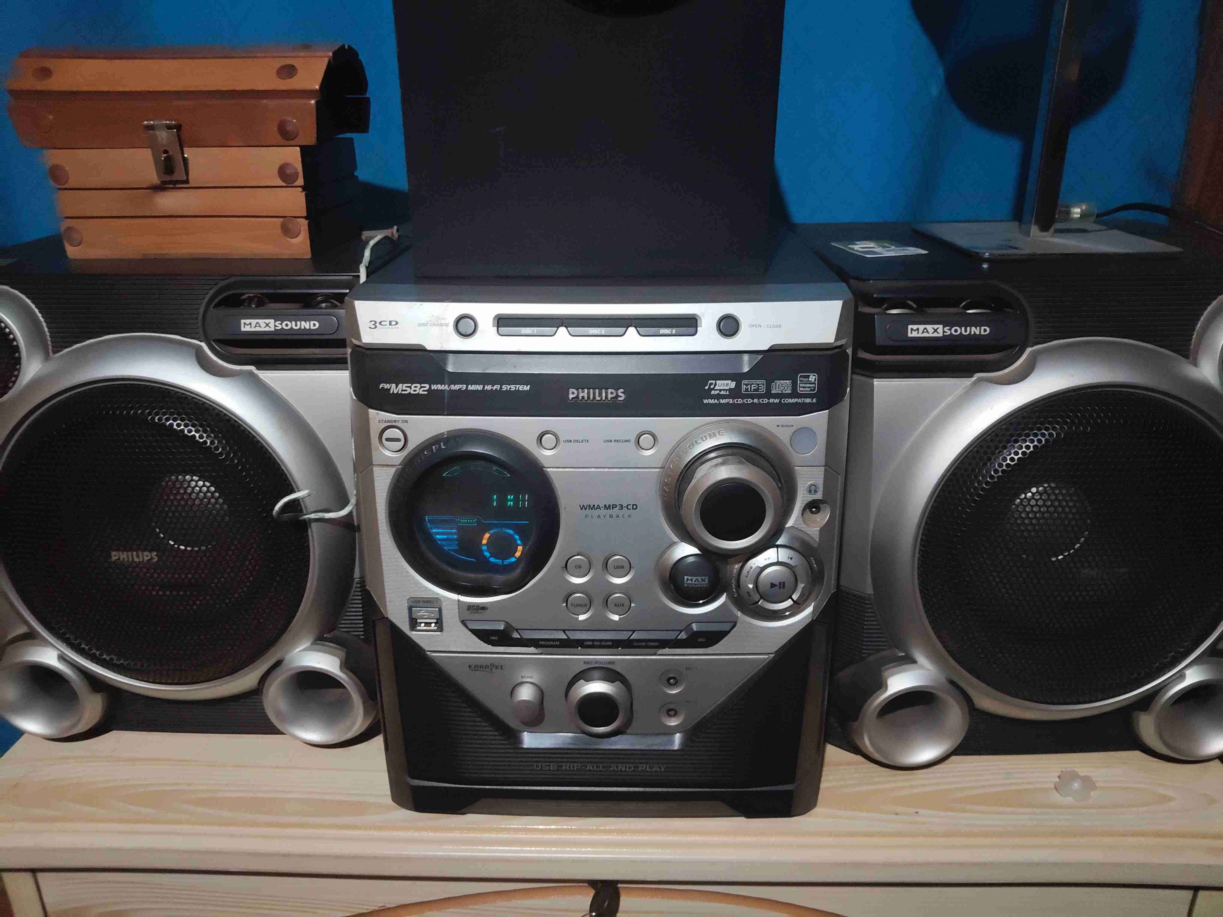 Aspiradora Electrolux roja - 5