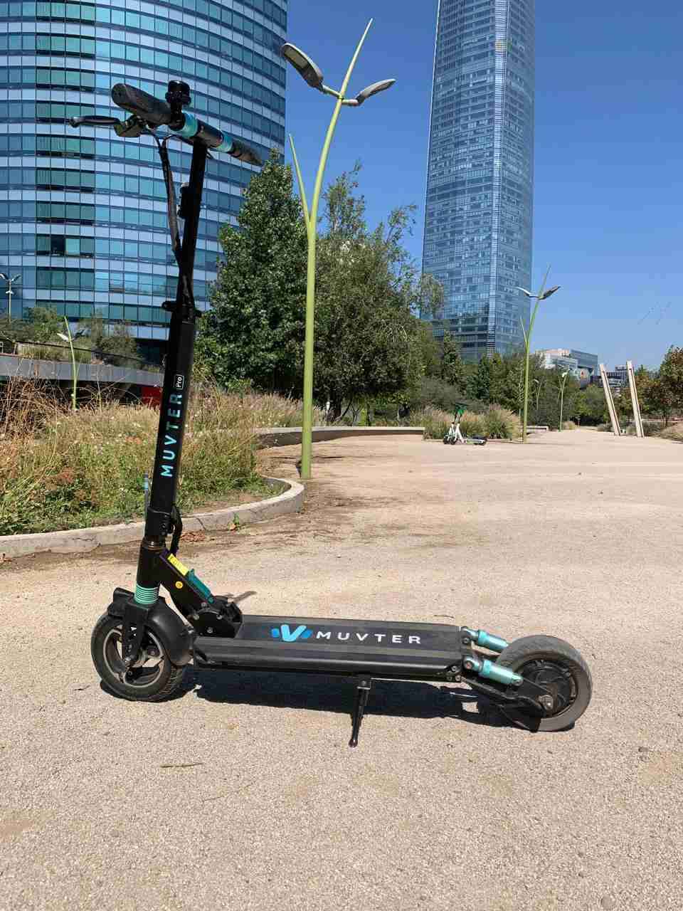 Scooter eléctrico Muvter negro - miniatura 4