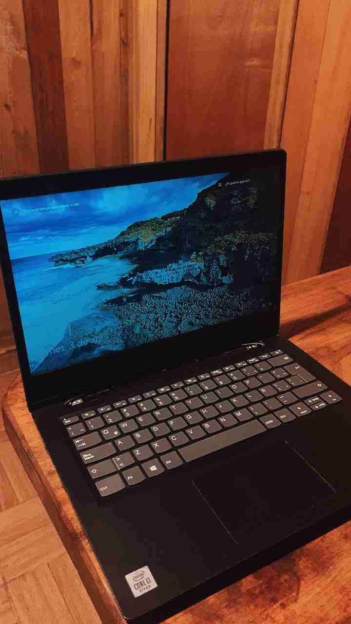 Notebook con Windows 10 y tarjeta gráfica - miniatura 2