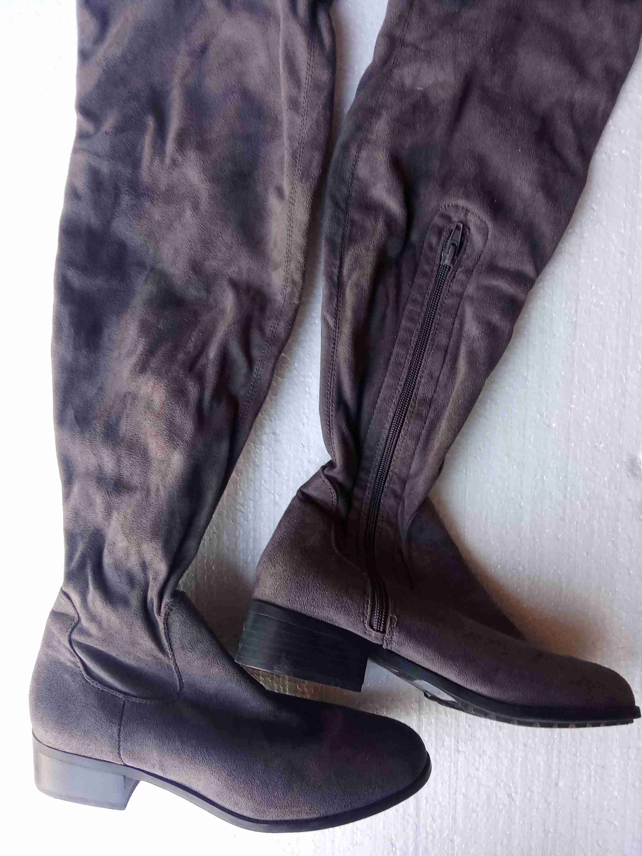 Botas altas de gamuza gris - 1