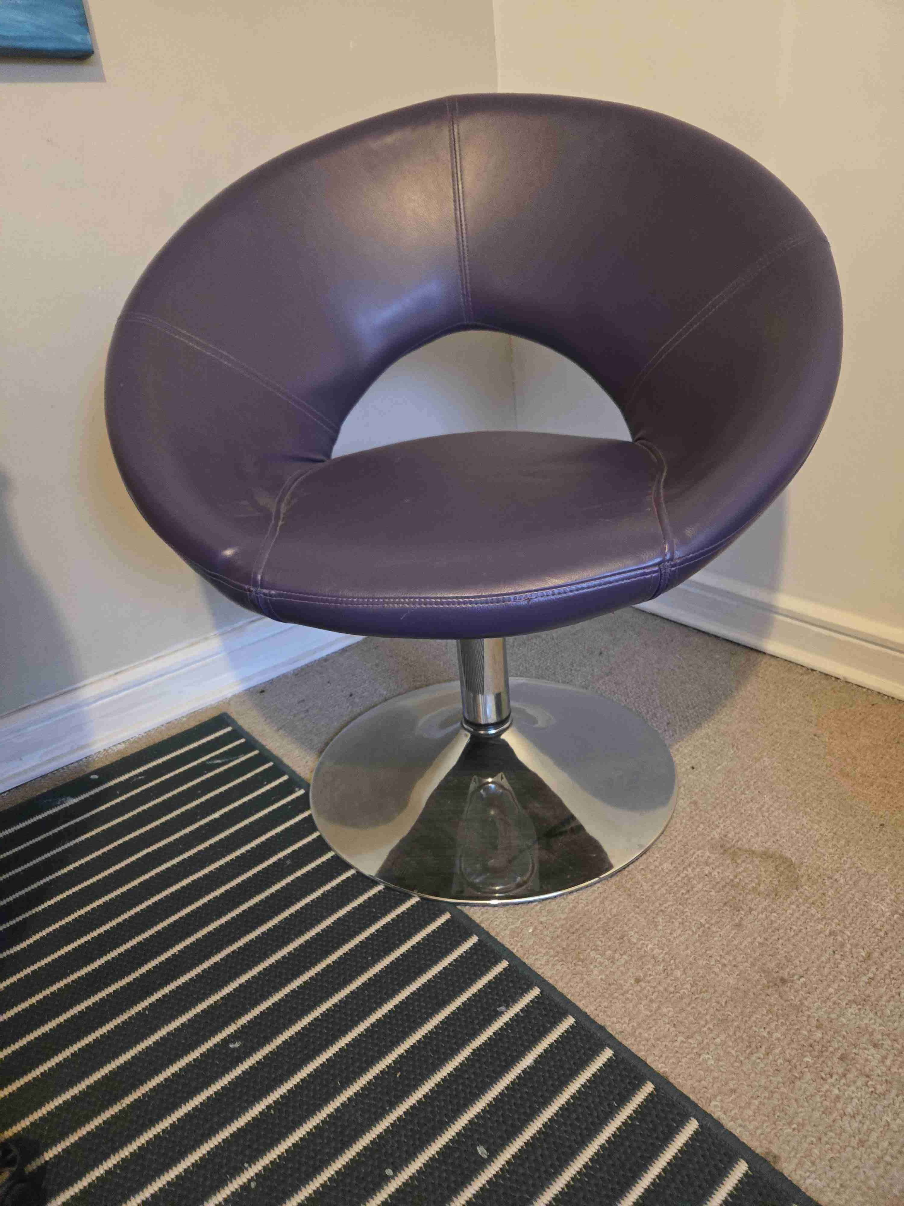 Silla giratoria morada moderna - 1