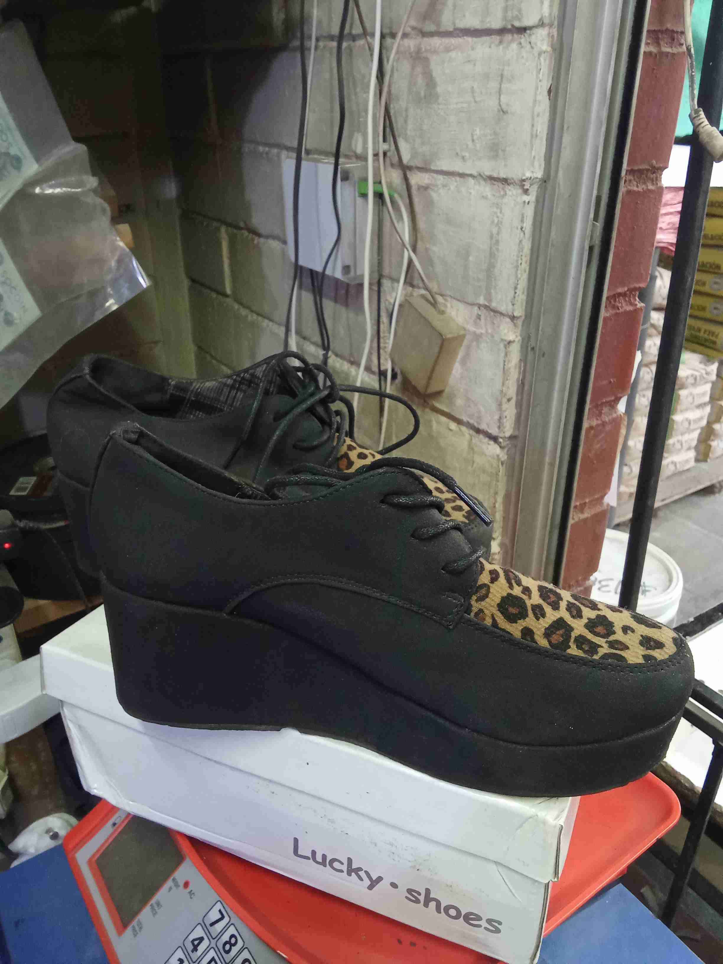 Zapatos plataforma negros leopardo - miniatura 3