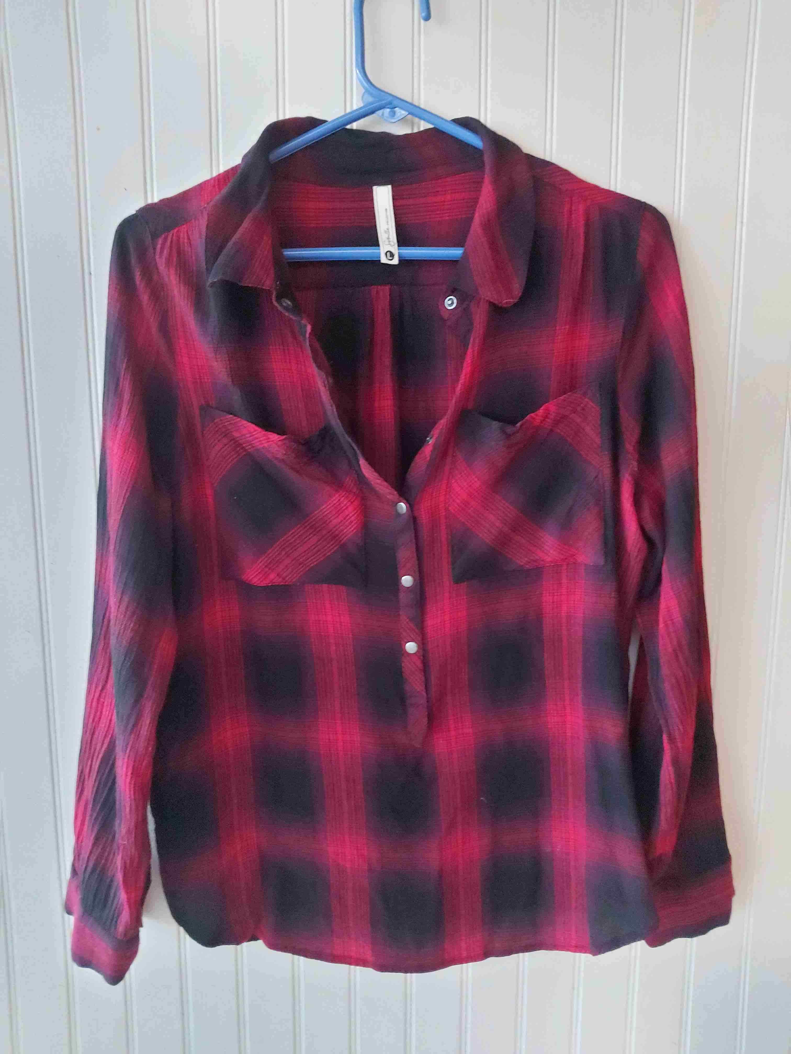 Blusa roja a cuadros - 1