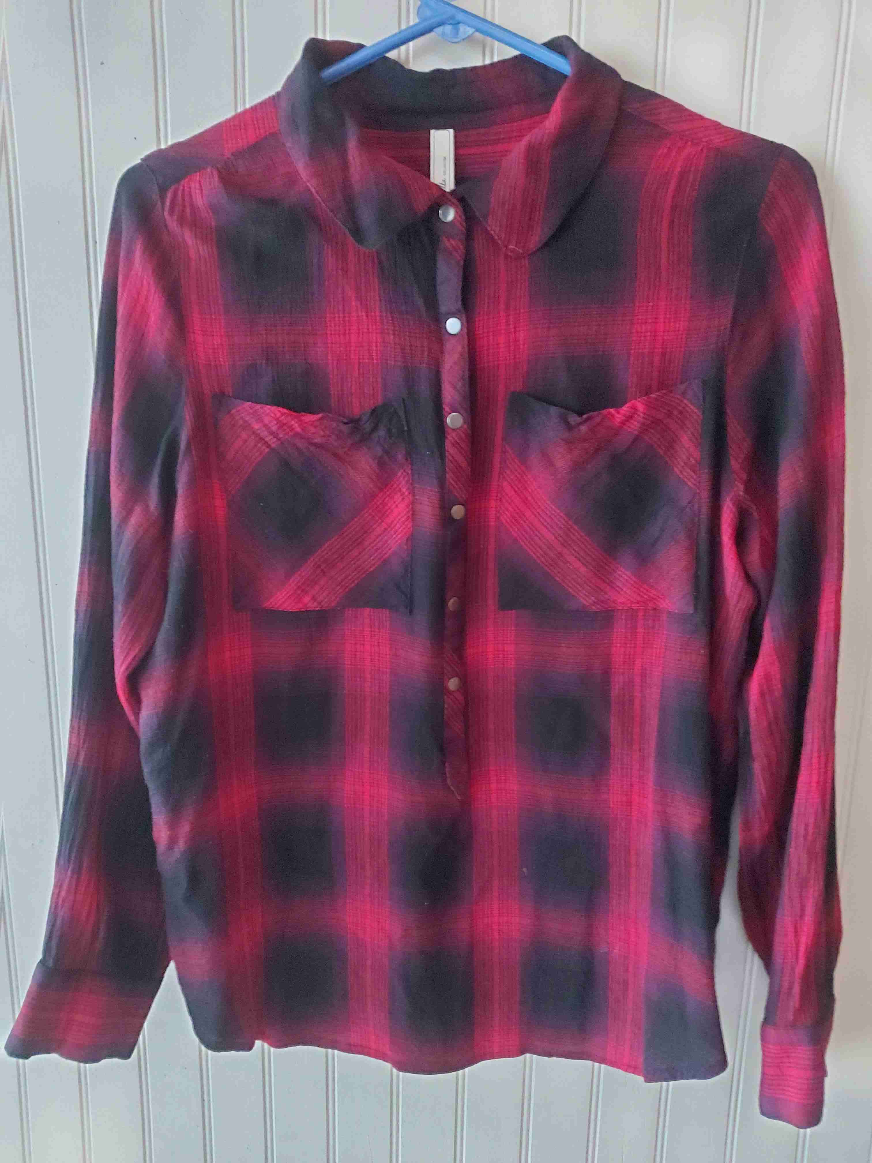 Blusa roja a cuadros - 2