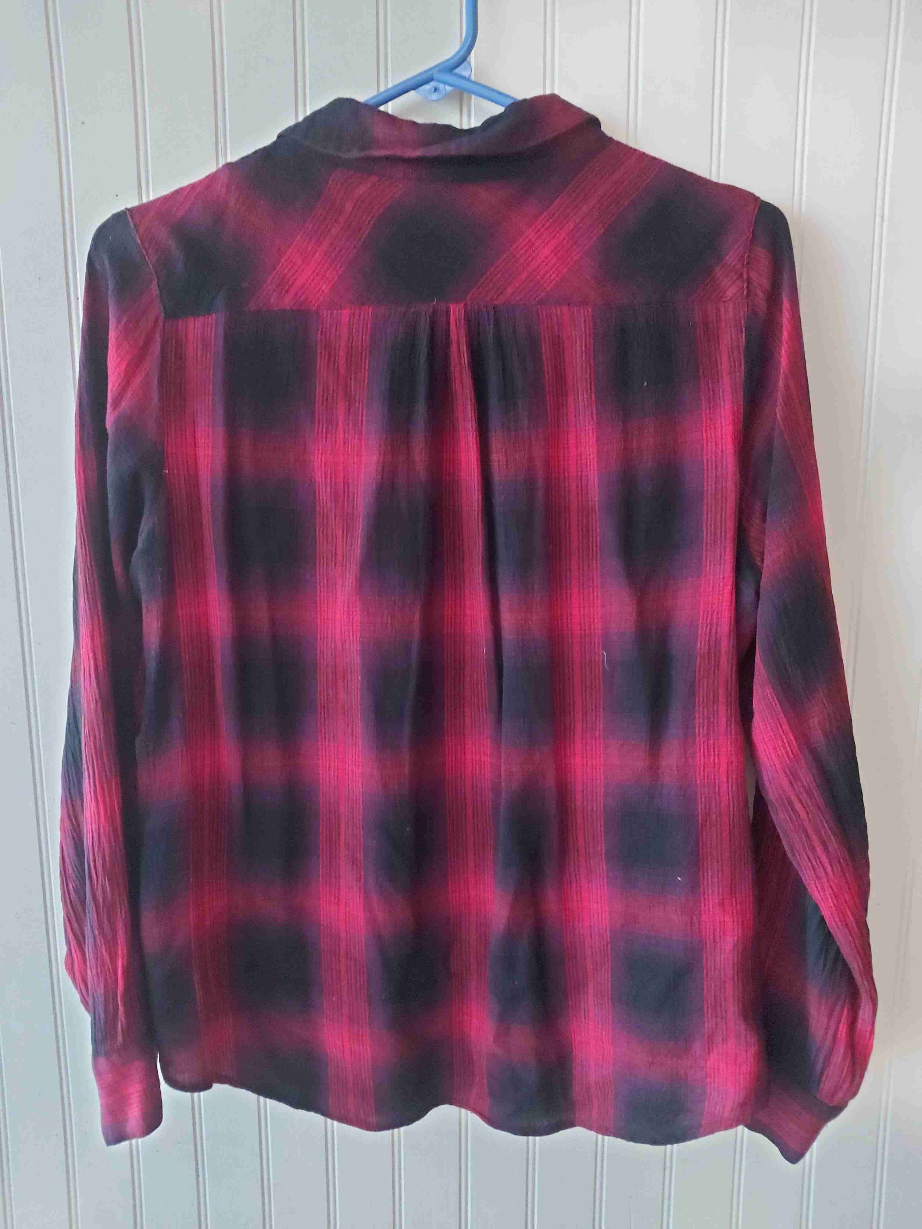 Blusa roja a cuadros - 3