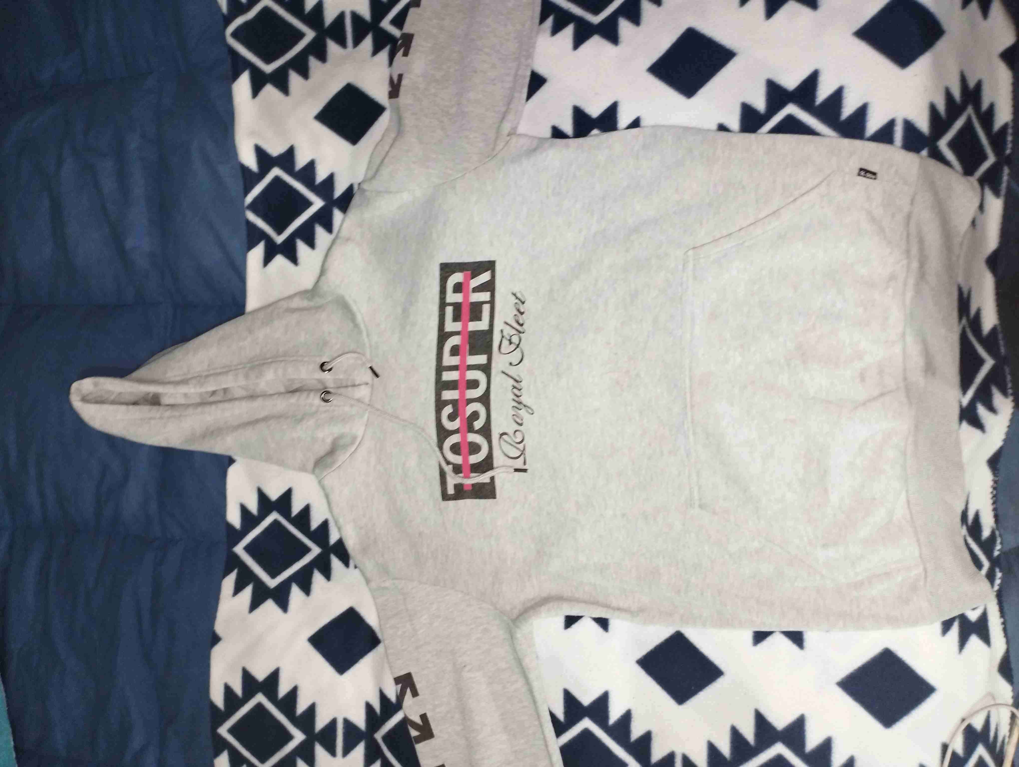 Polerón gris con capucha - miniatura 1