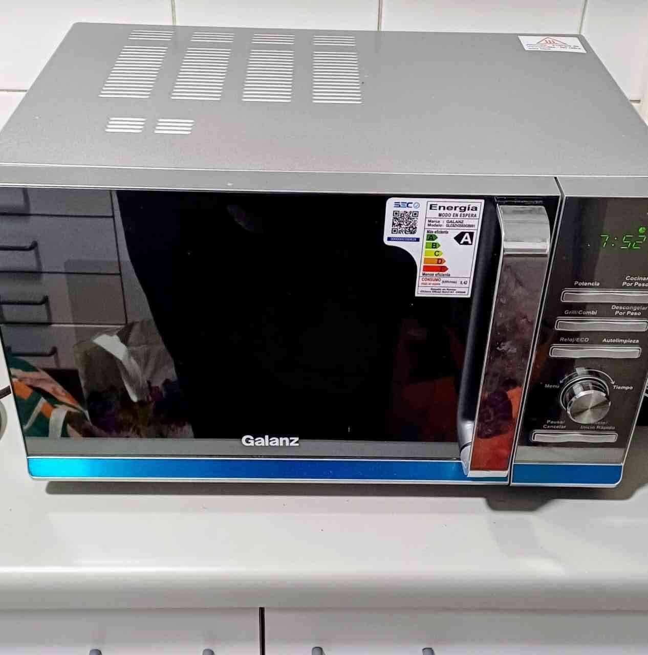 Microondas + Grill Galanz 25 Lts - 2