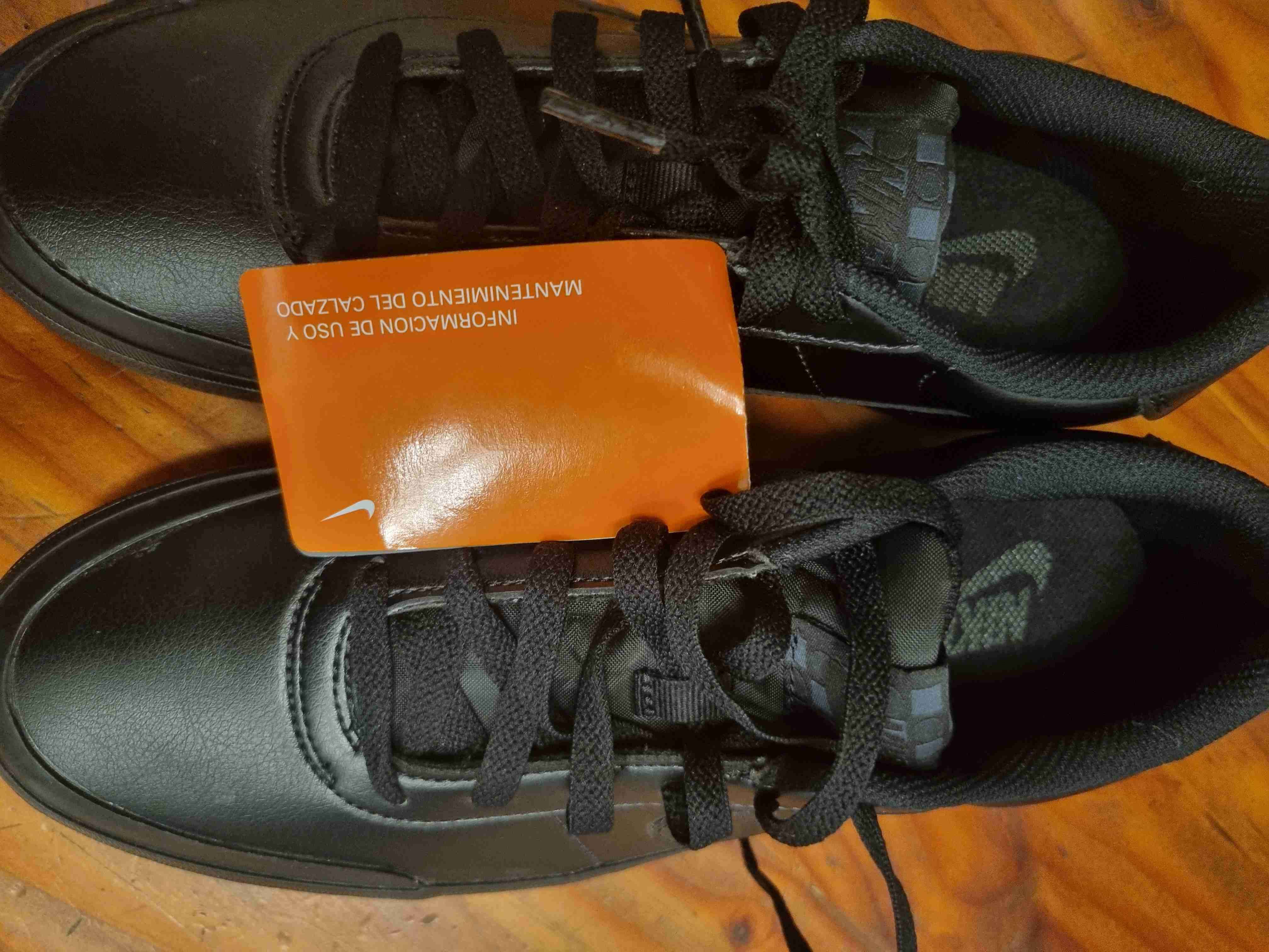 Zapatillas negras Nike nuevas - 1