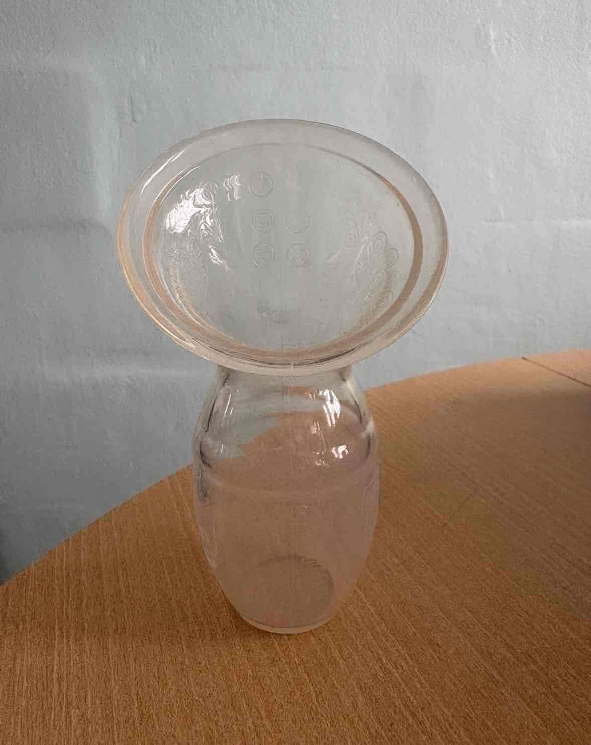 Extractor de leche materna de silicona marca Haaka - miniatura 2
