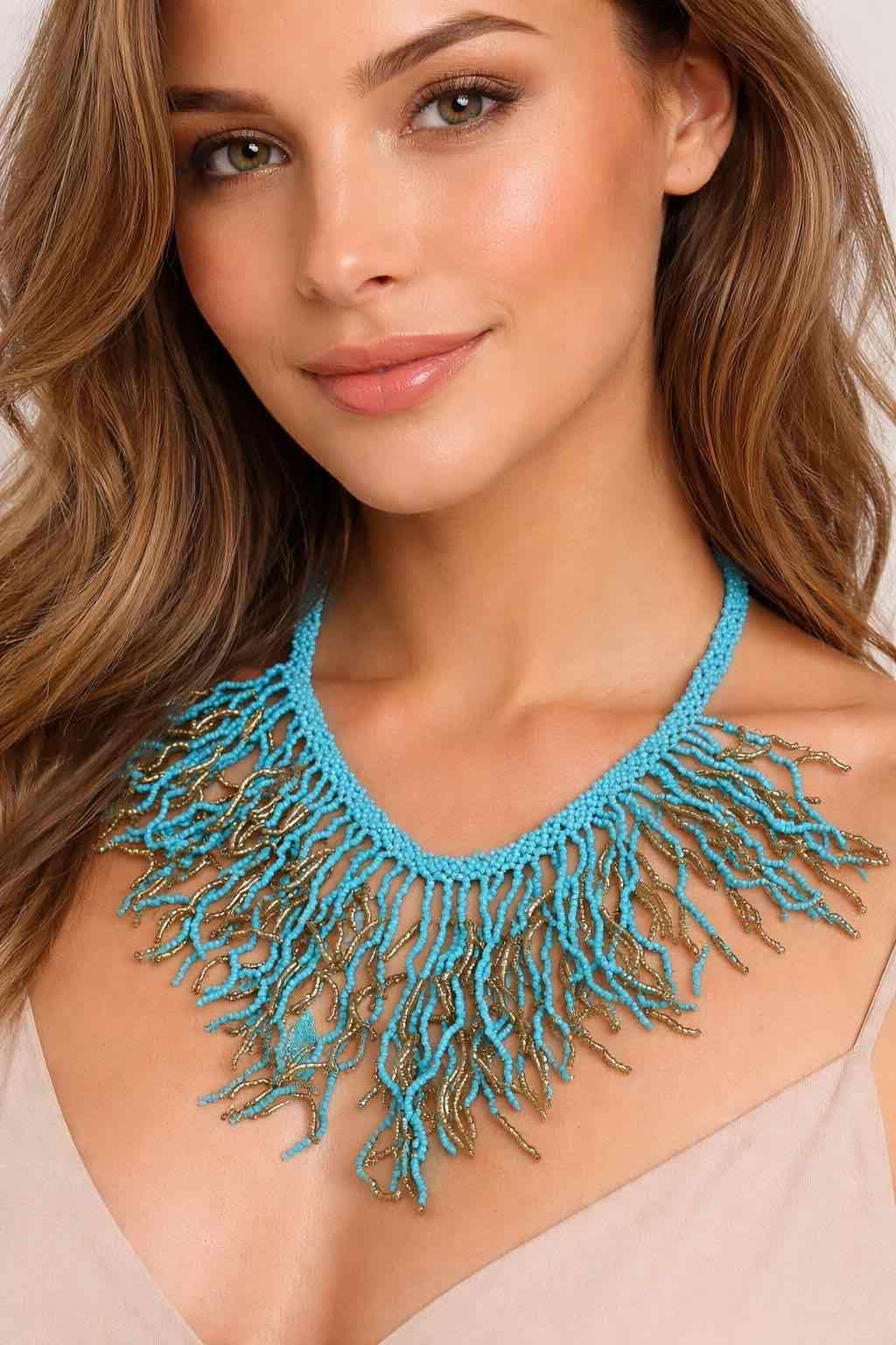 Collar azul con detalles dorados - miniatura 3