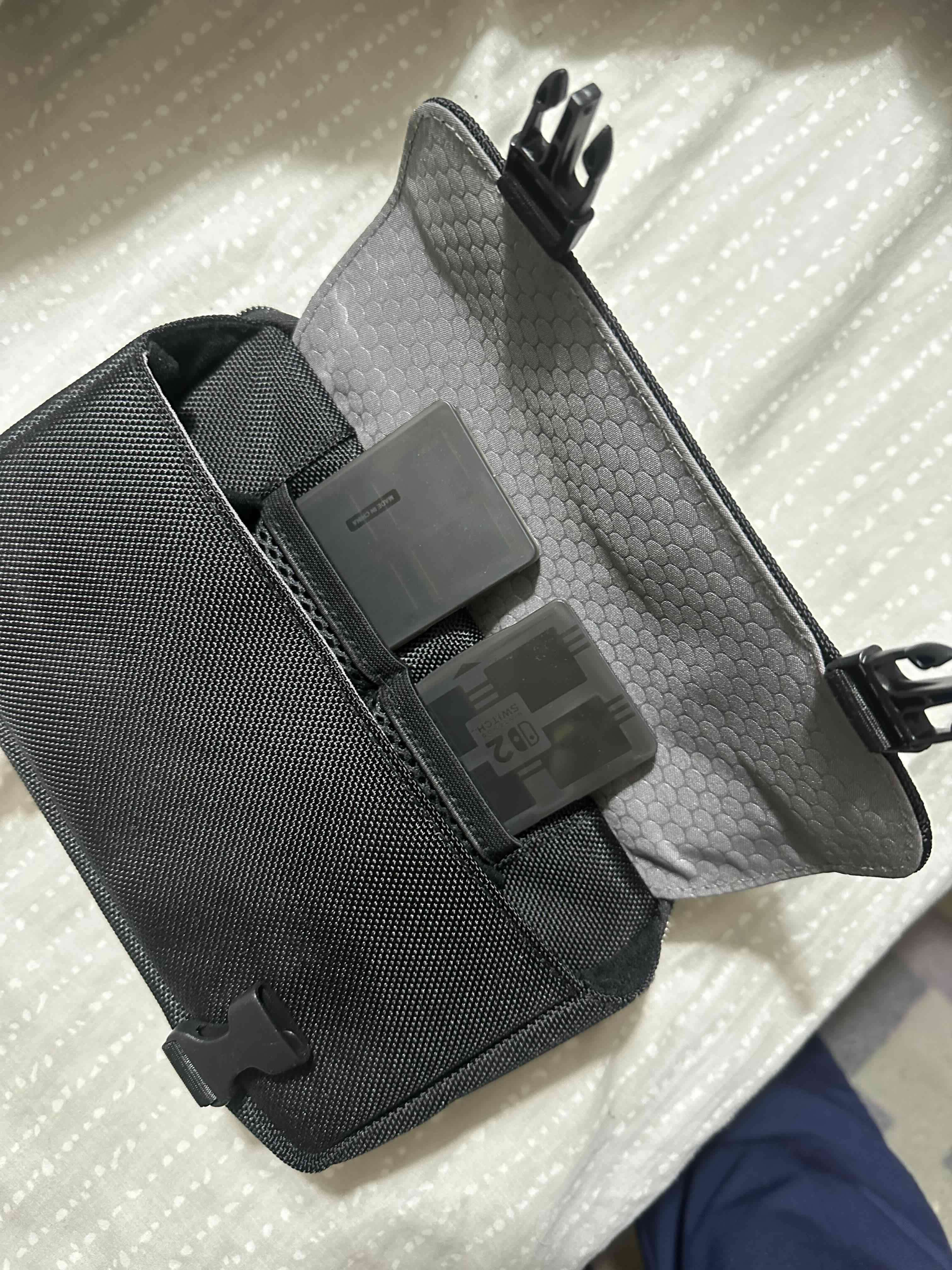 Funda Nintendo Switch 2 negra - miniatura 3