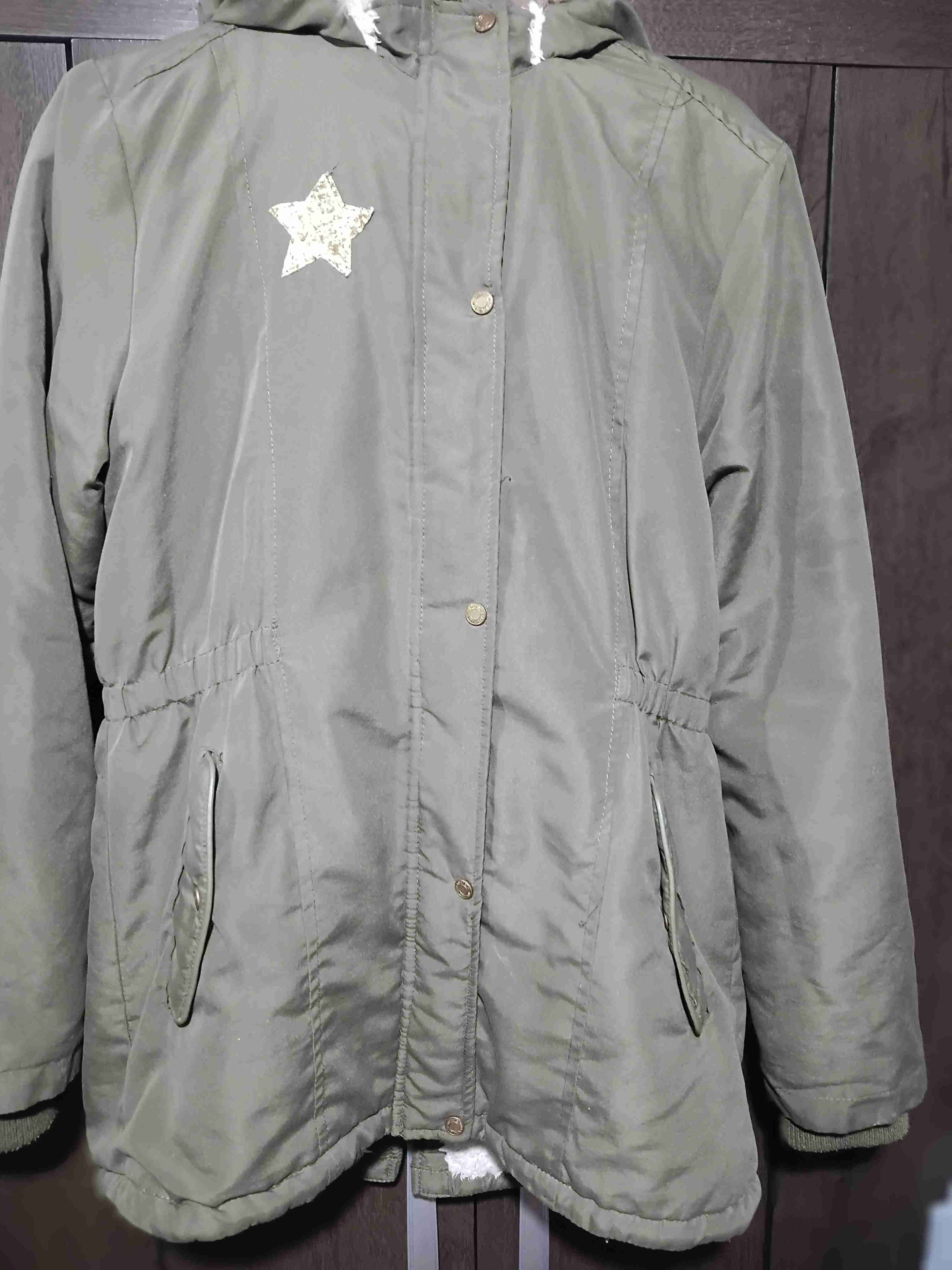 Parka verde con capucha y estrella - miniatura 2