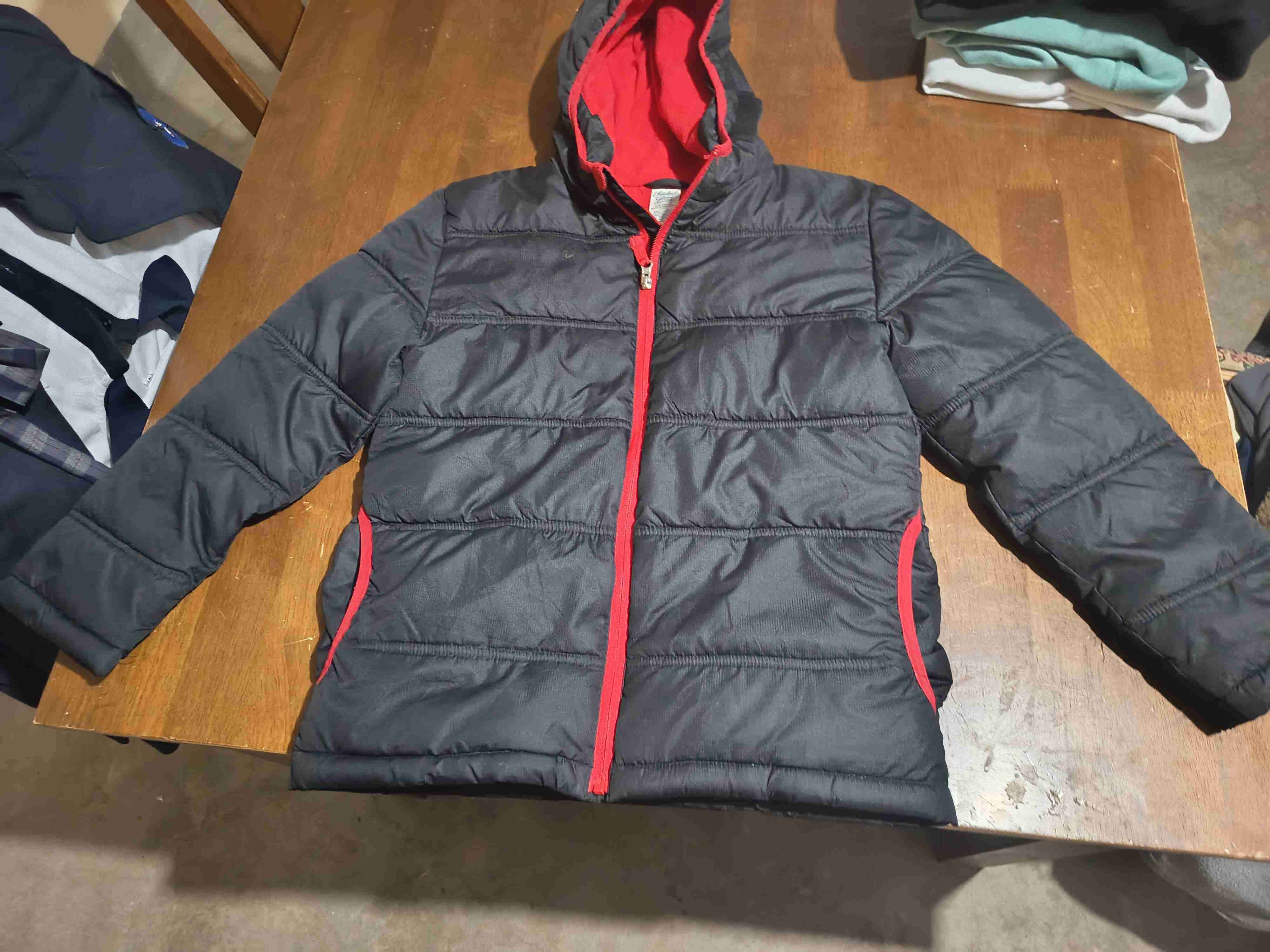 Polerón con capucha GAP negro - miniatura 3