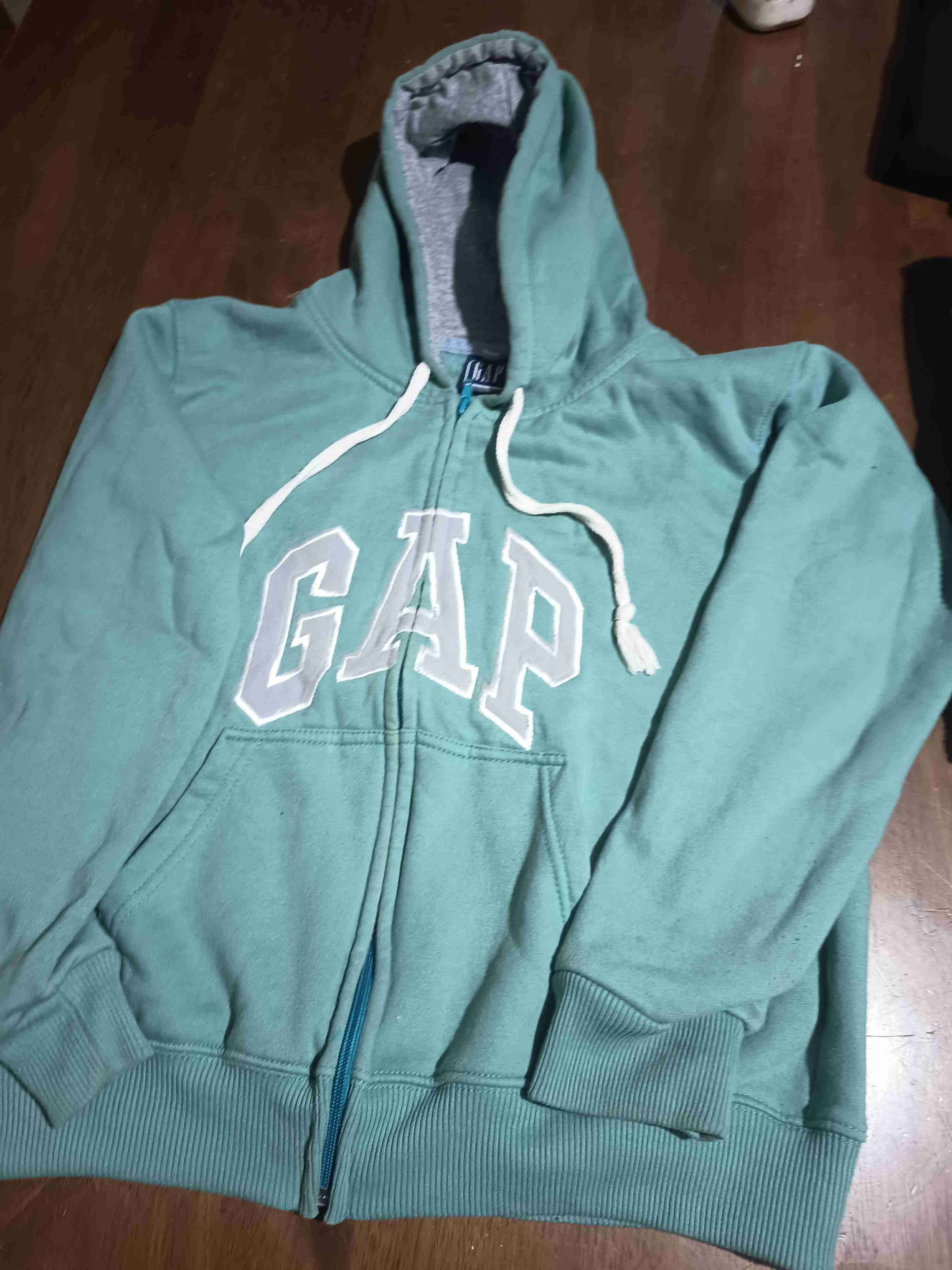 Polerón con capucha GAP negro - miniatura 5