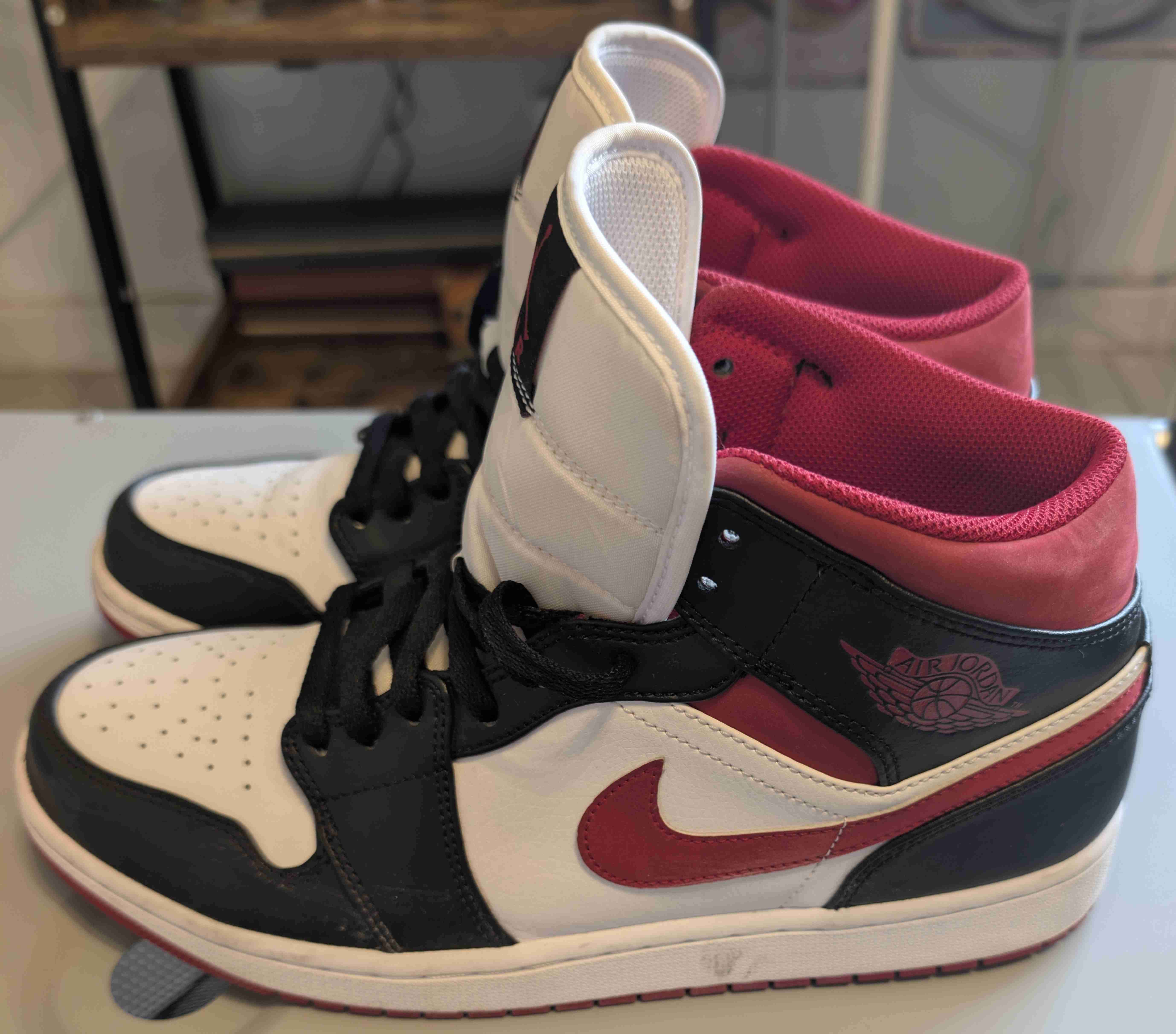 Zapatillas Air Jordan 1 Mid Negro Gimnasio Rojo - miniatura 2
