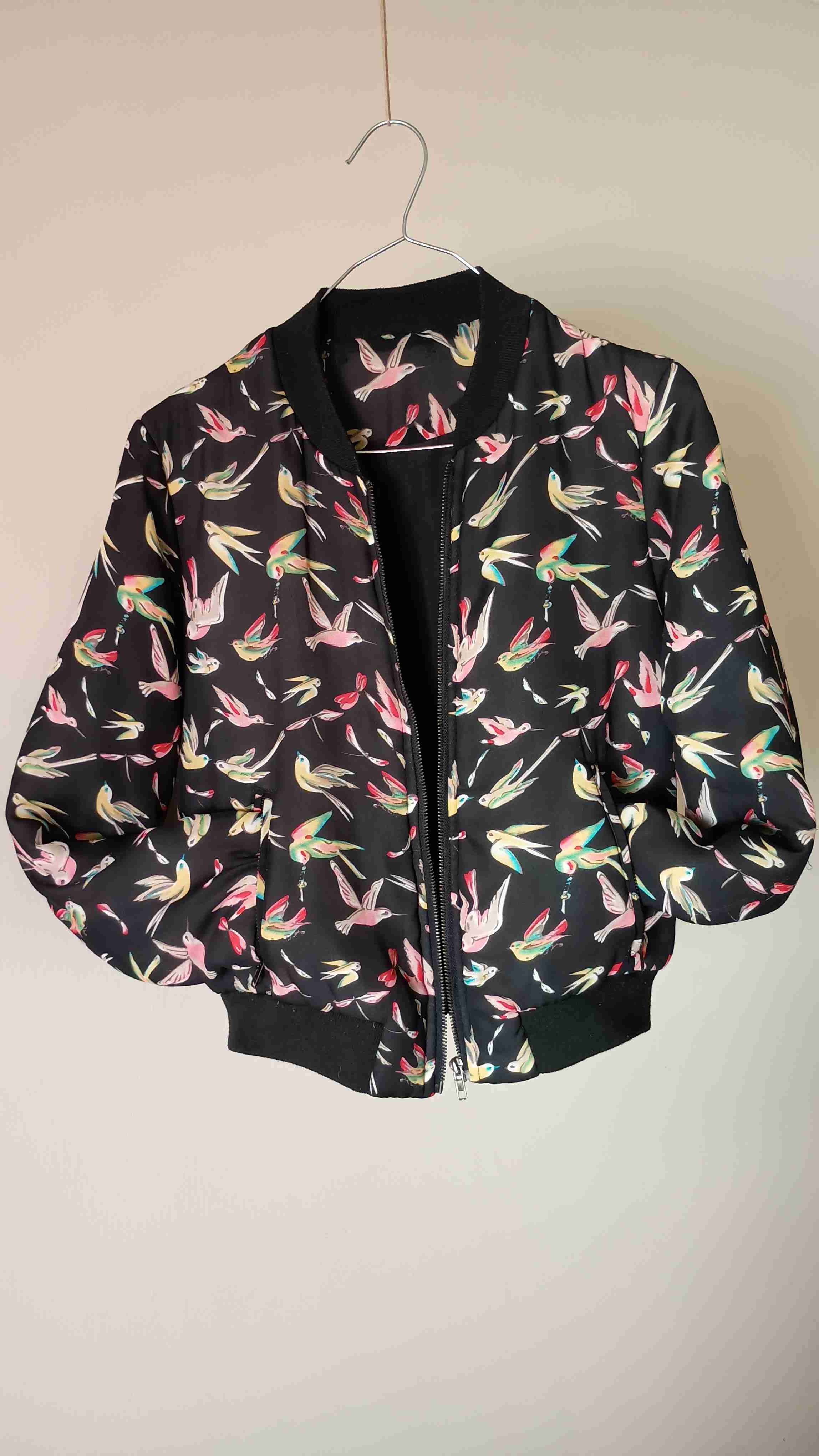 Chaqueta bomber con estampado de aves - 1