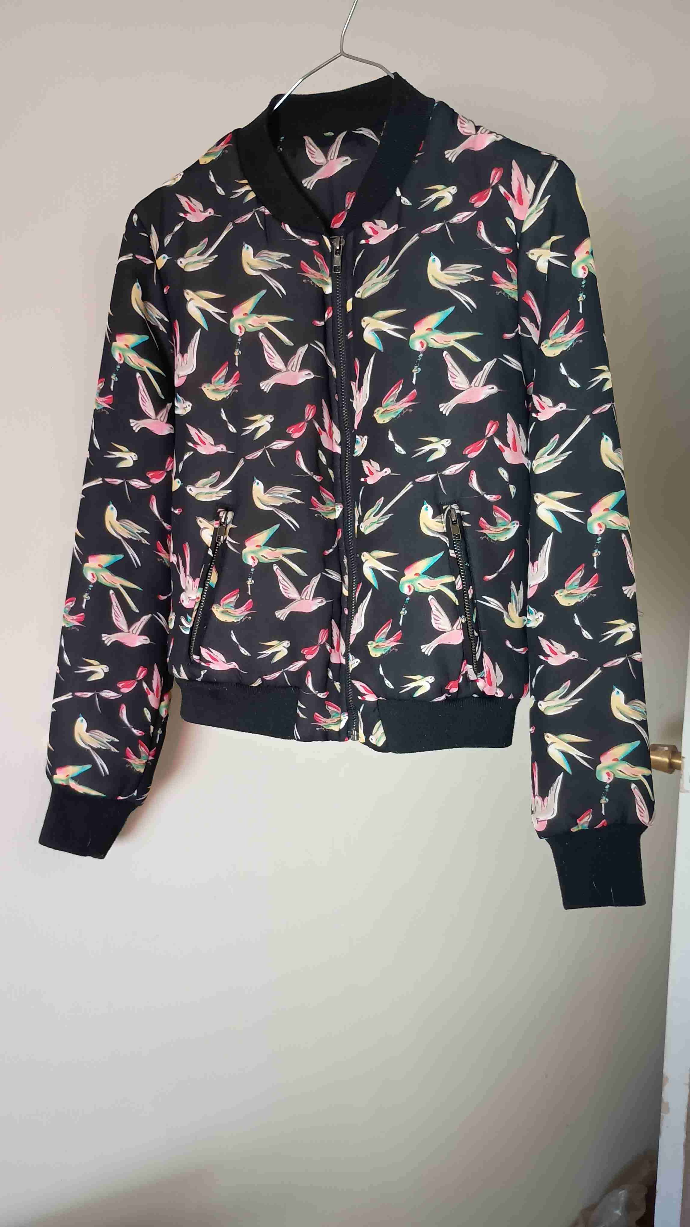Chaqueta bomber con estampado de aves - 4