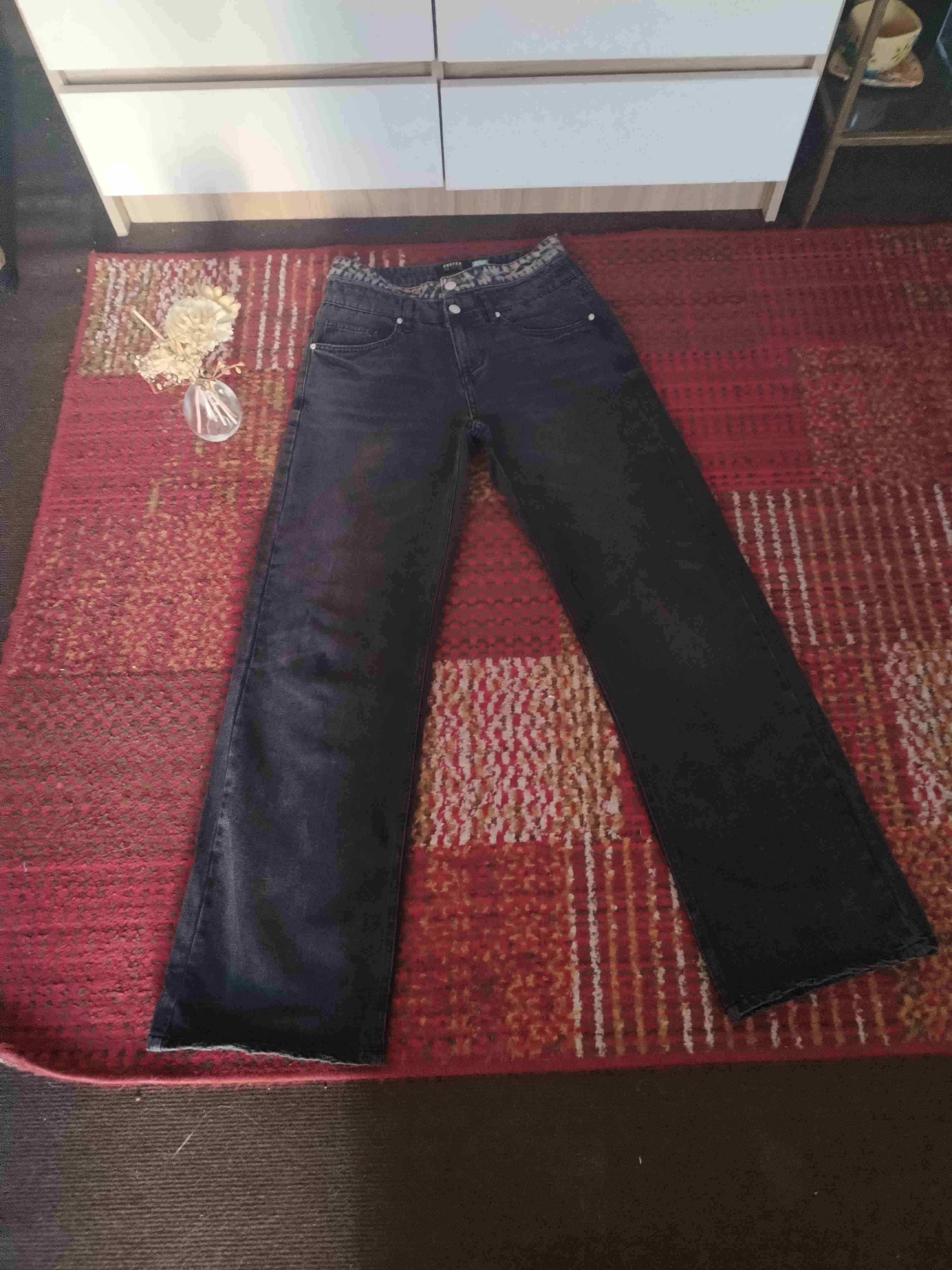 Jeans acampanados desgastados - miniatura 2