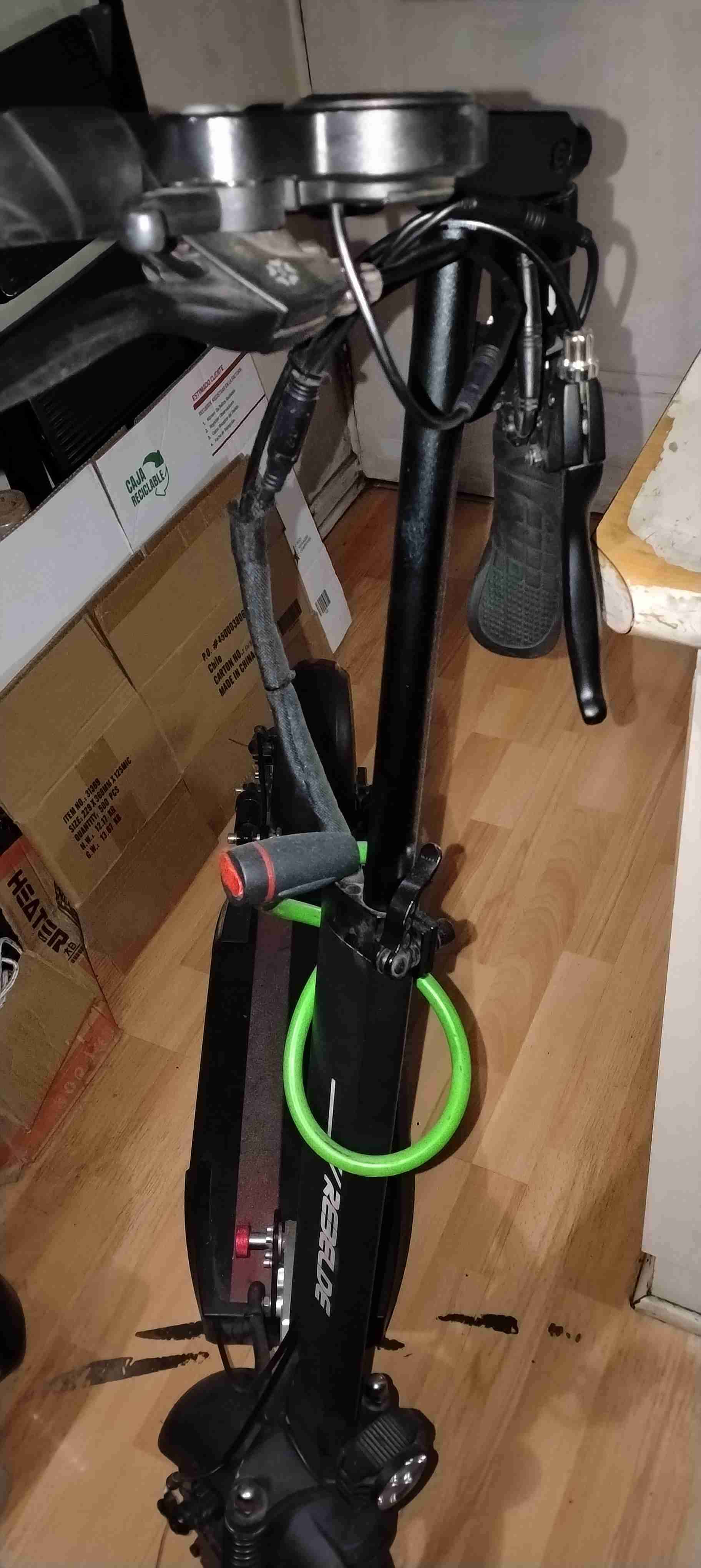 Scooter eléctrico plegable negro - 2