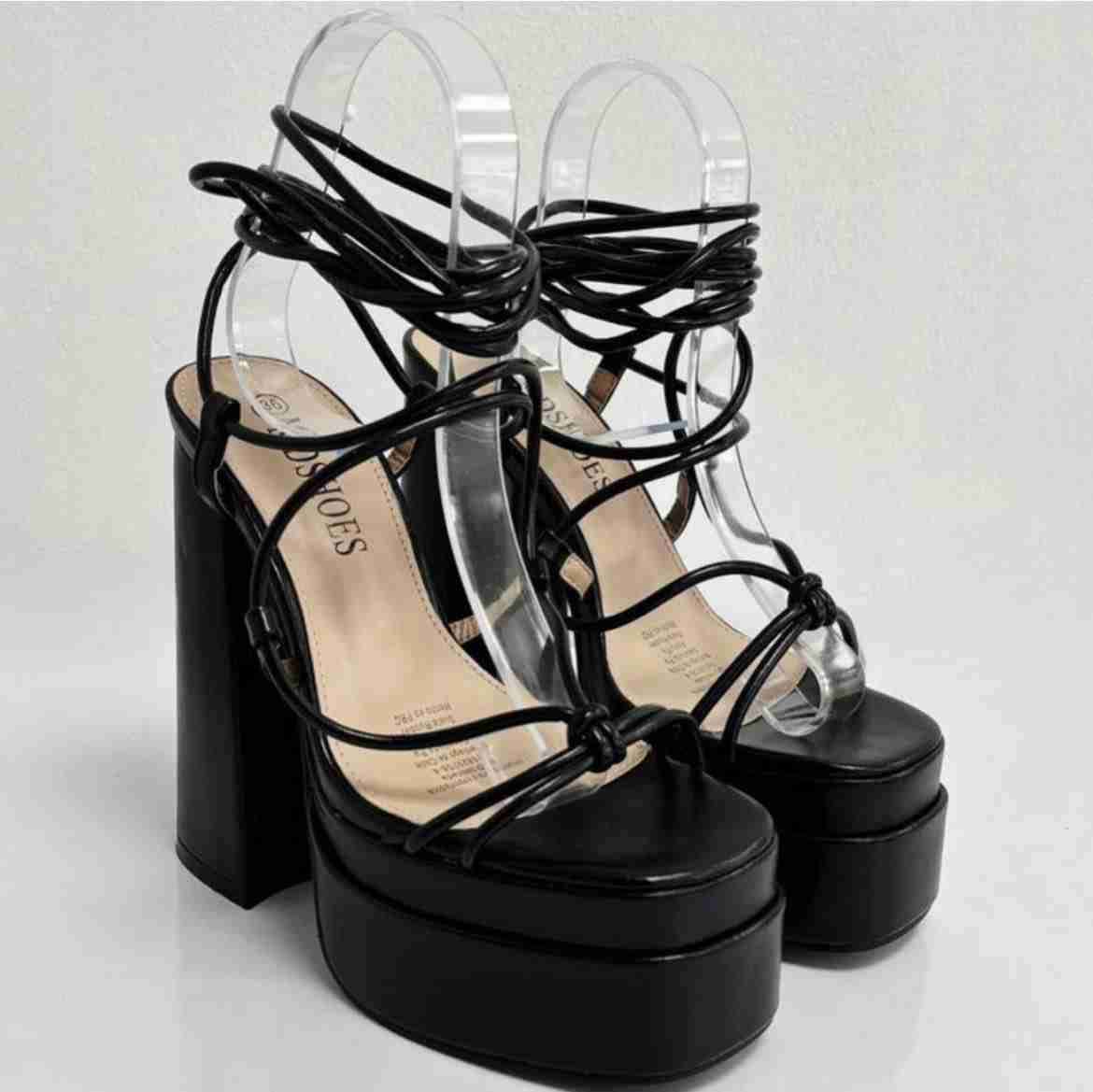 Sandalias negras de plataforma