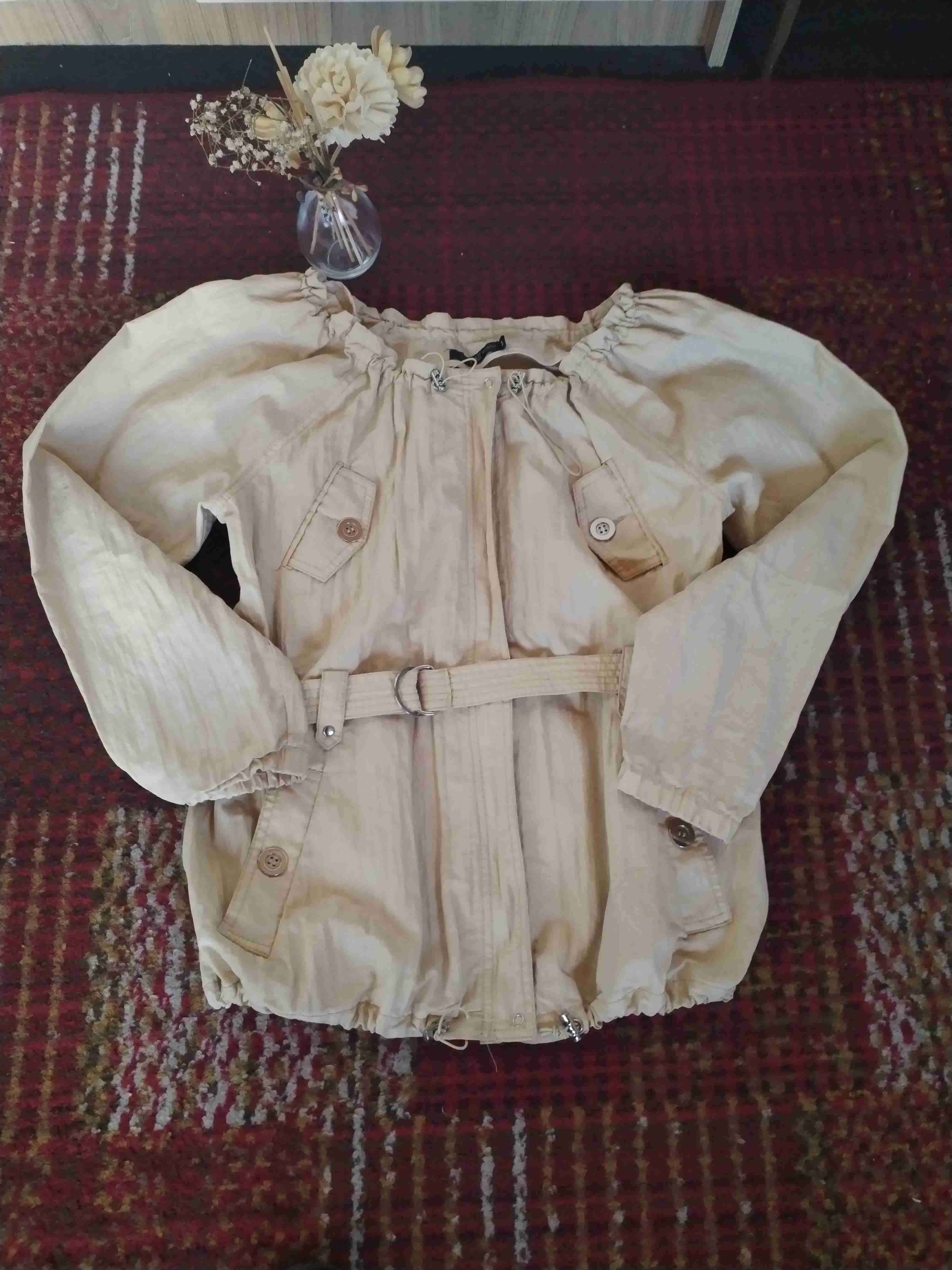 Jeans acampanados desgastados - miniatura 6