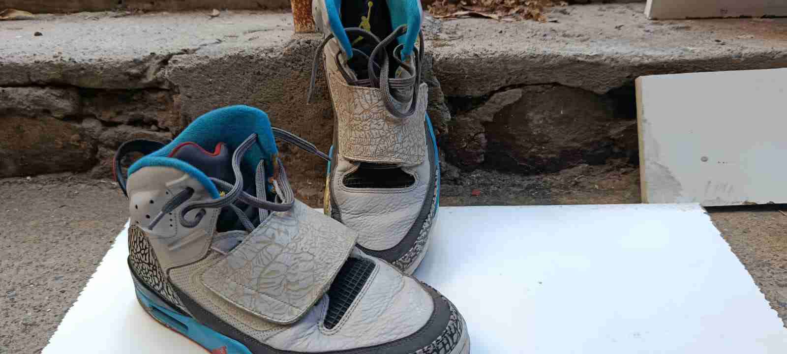 Zapatillas deportivas grises usadas - miniatura 3