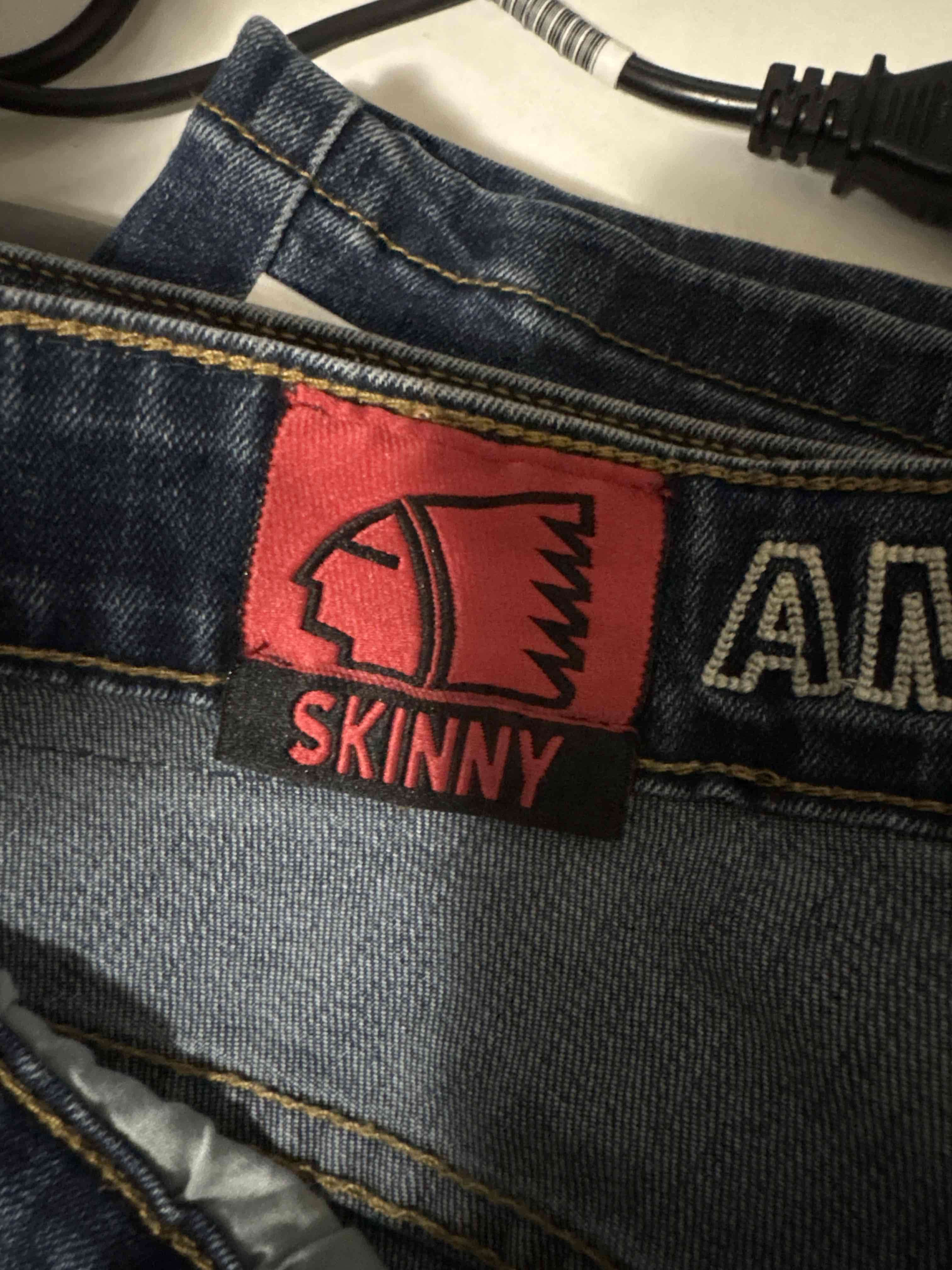 Jeans azul clásico - miniatura 2