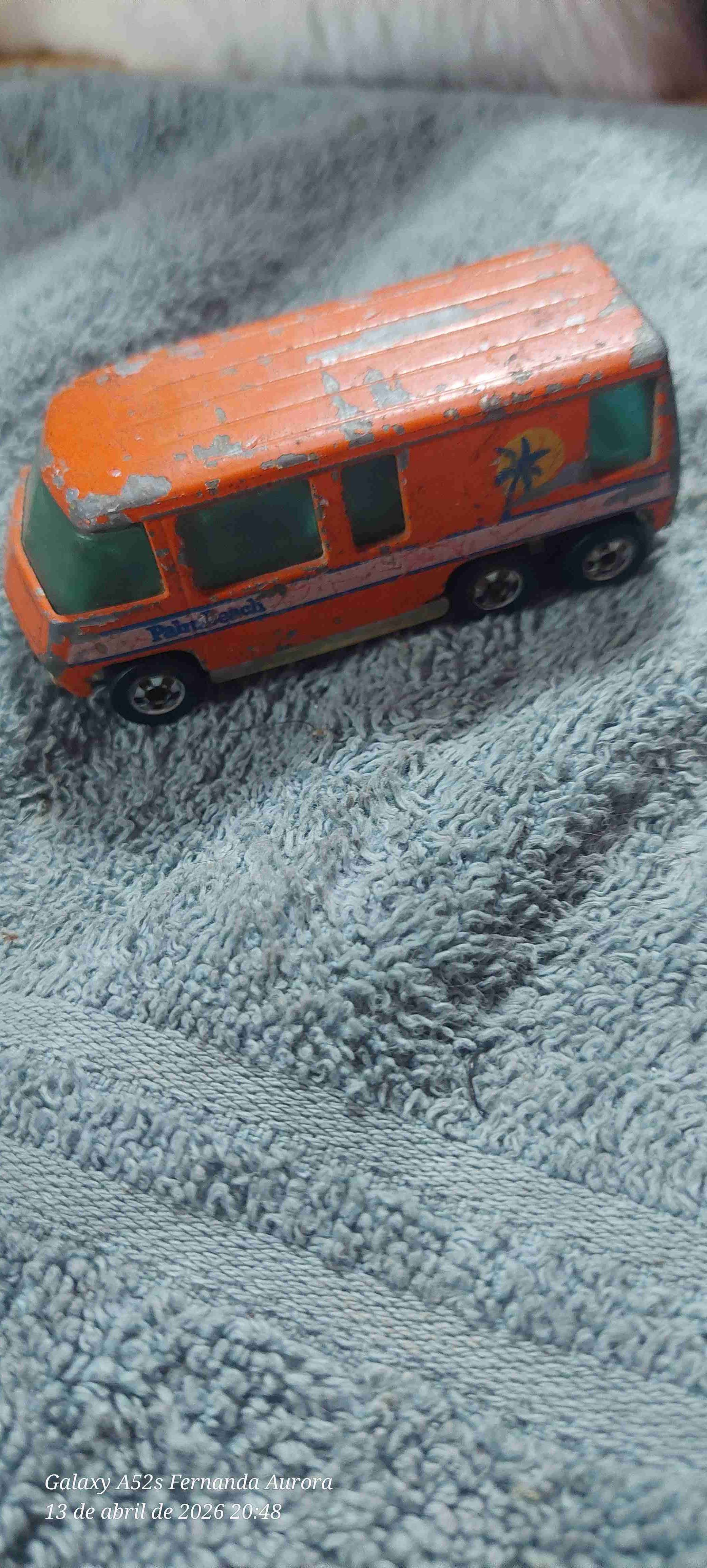 Hot Wheels GMC Motor Home - 2