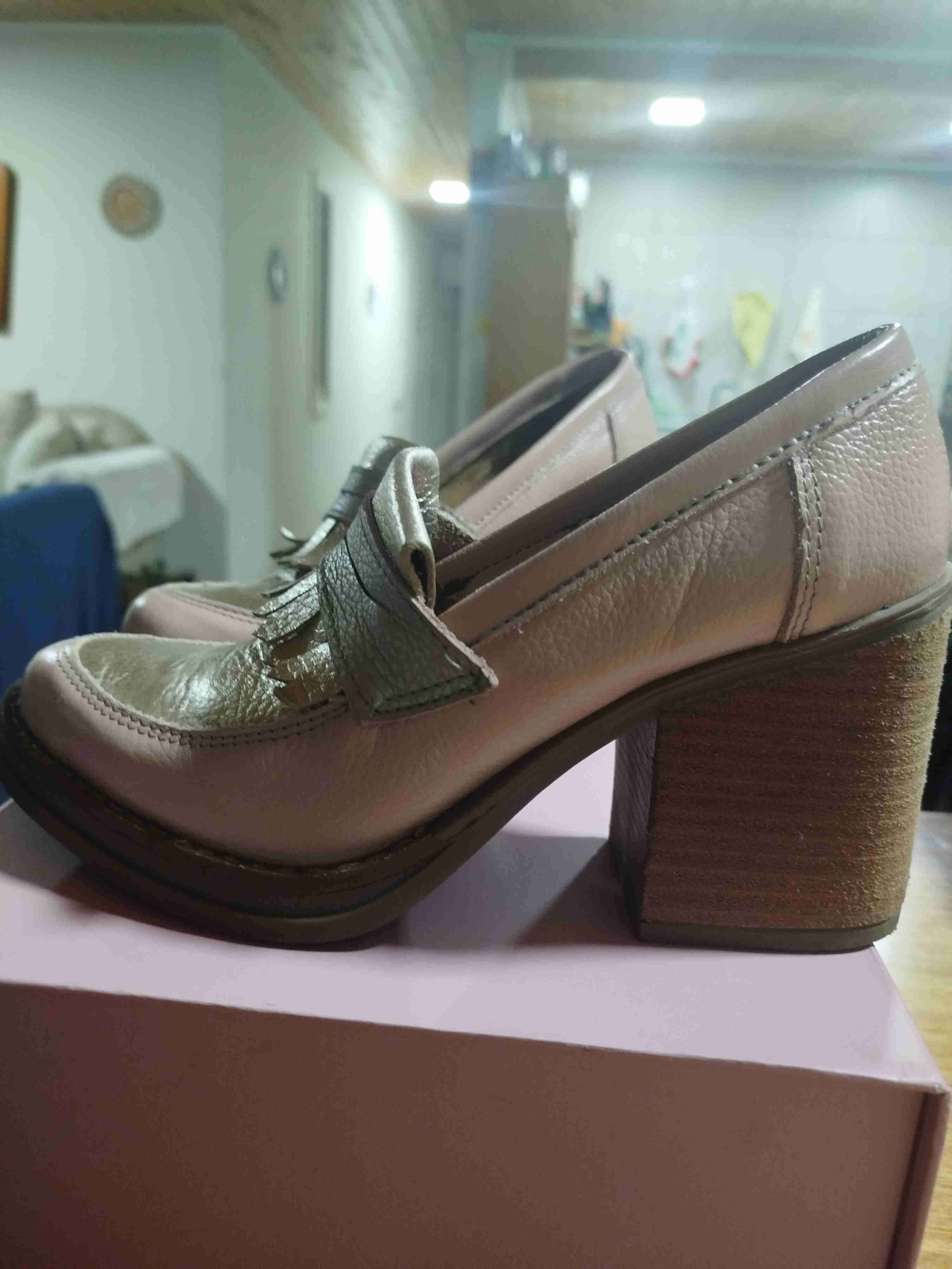 Zapatos mocasines rosados con flecos - miniatura 2