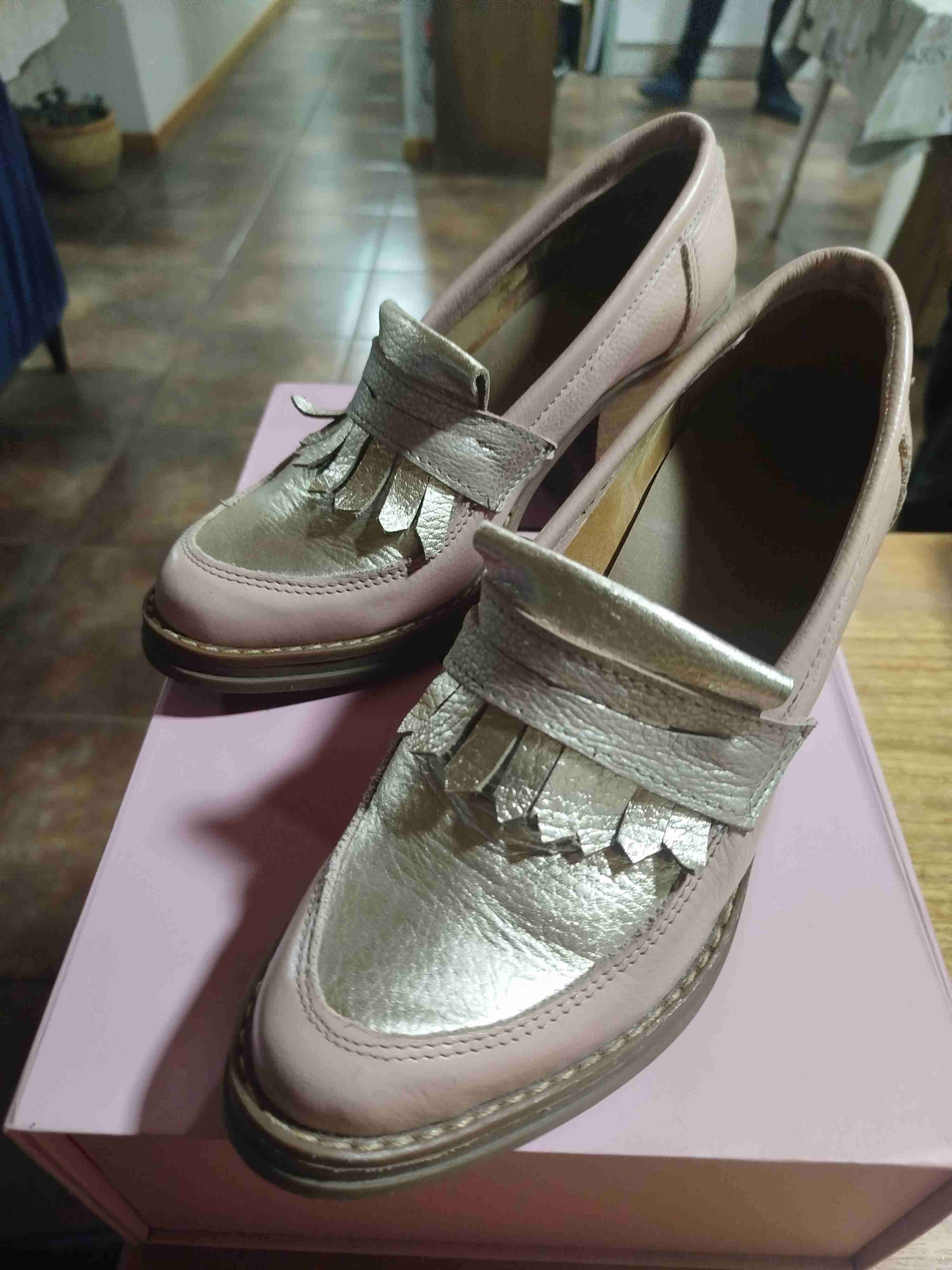 Zapatos mocasines rosados con flecos - miniatura 3