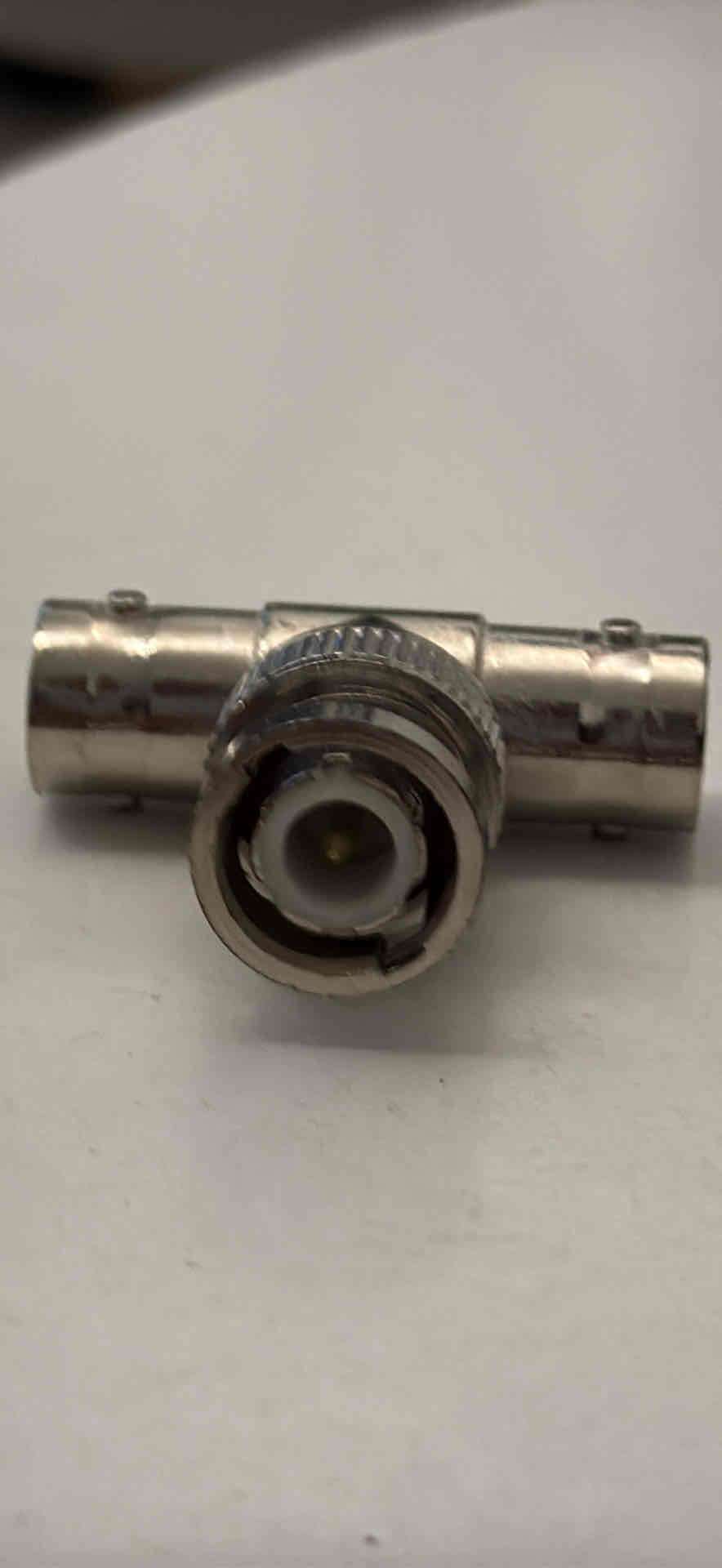 Conector BNC tipo T metálico - miniatura 1